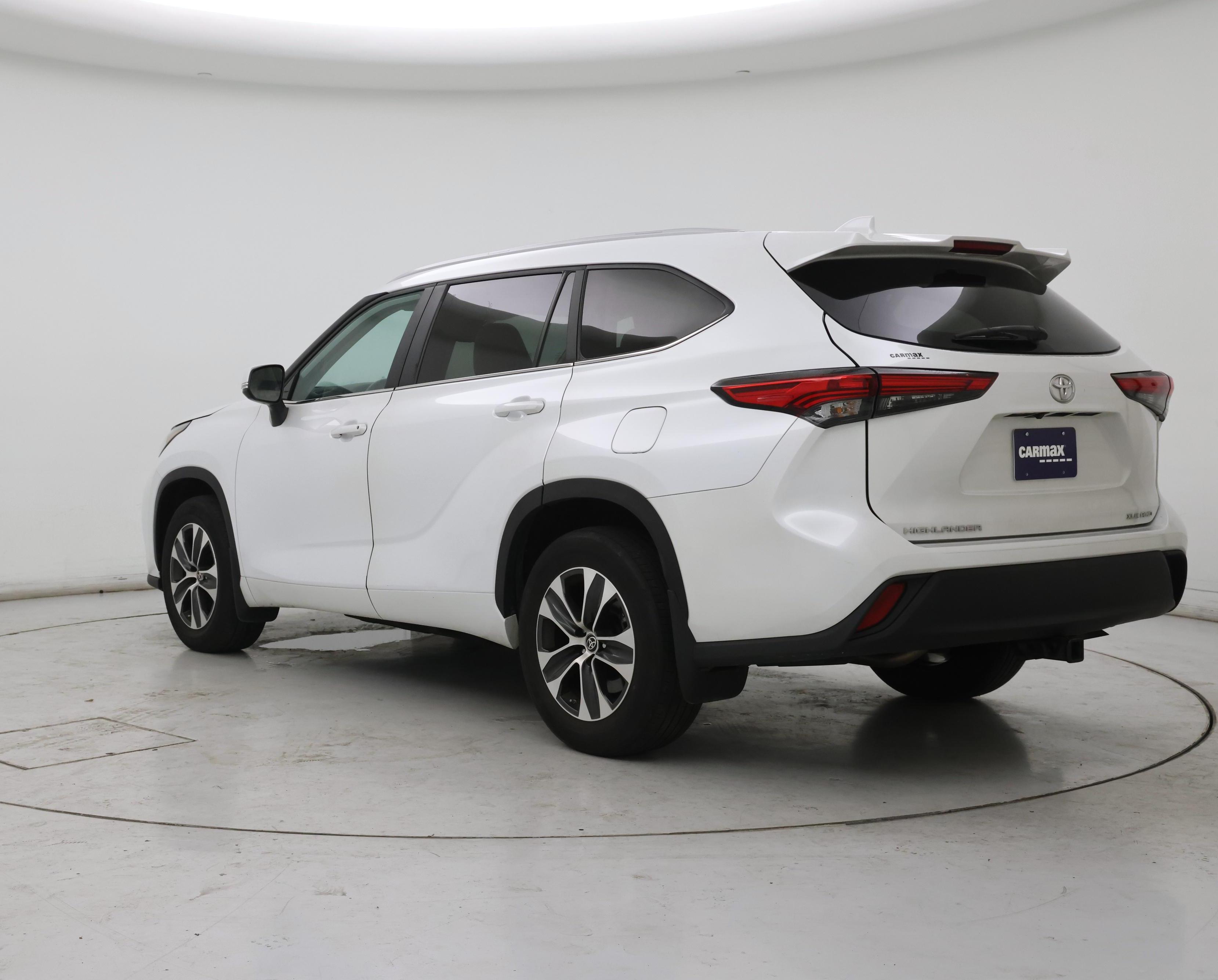 Thumbnail: 2023 Toyota Highlander - 2
