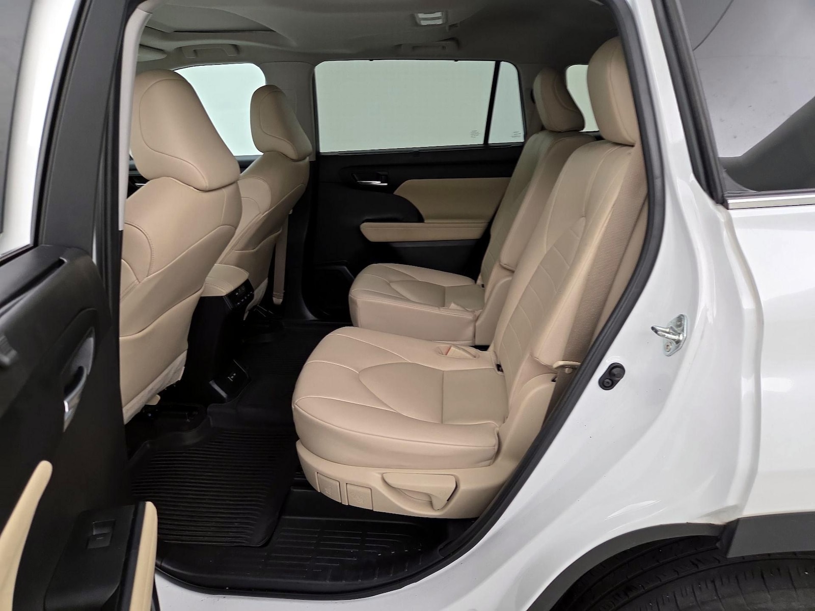 2023 Toyota Highlander XLE - Photo 21