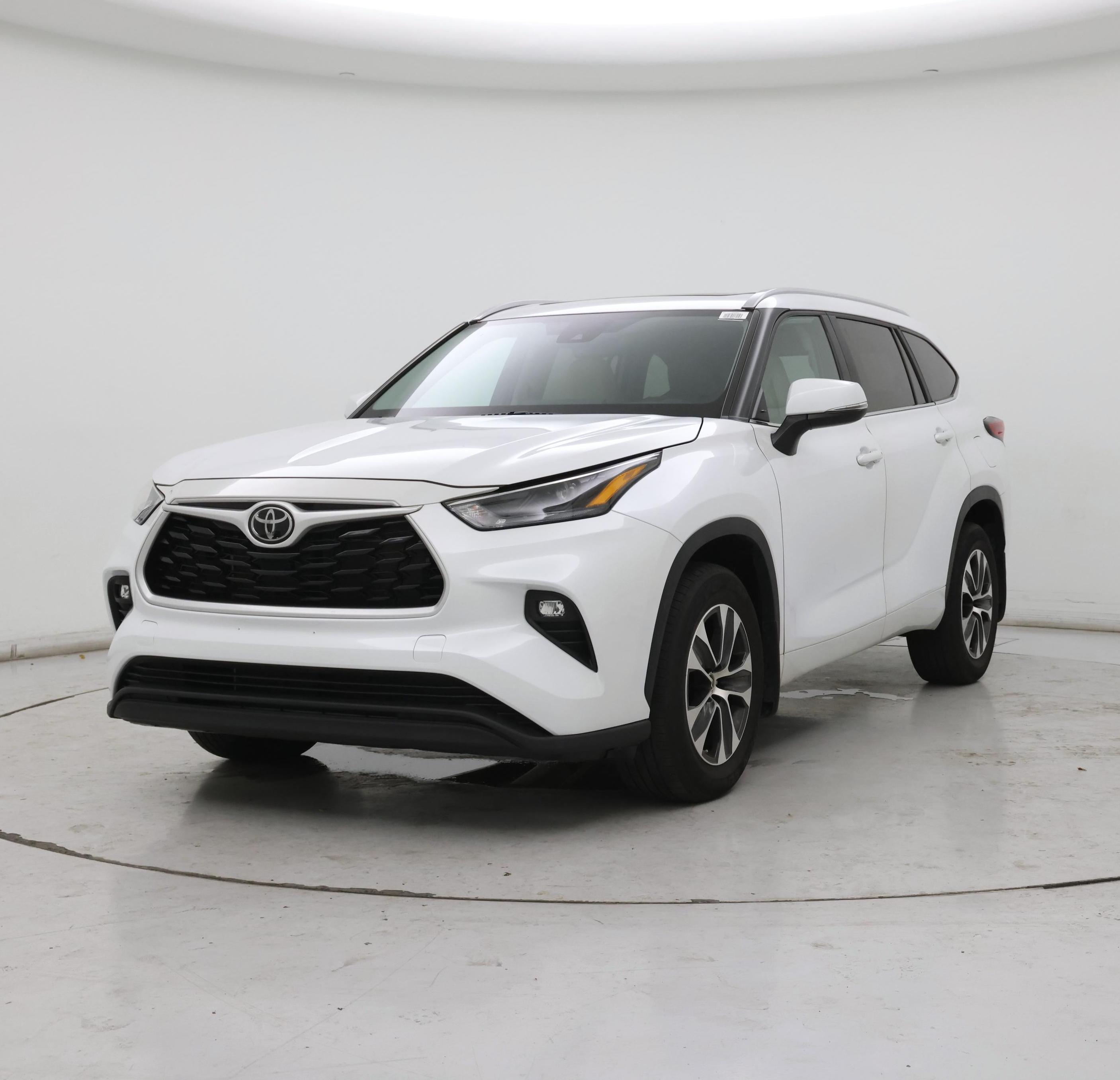 Thumbnail: 2023 Toyota Highlander - 4