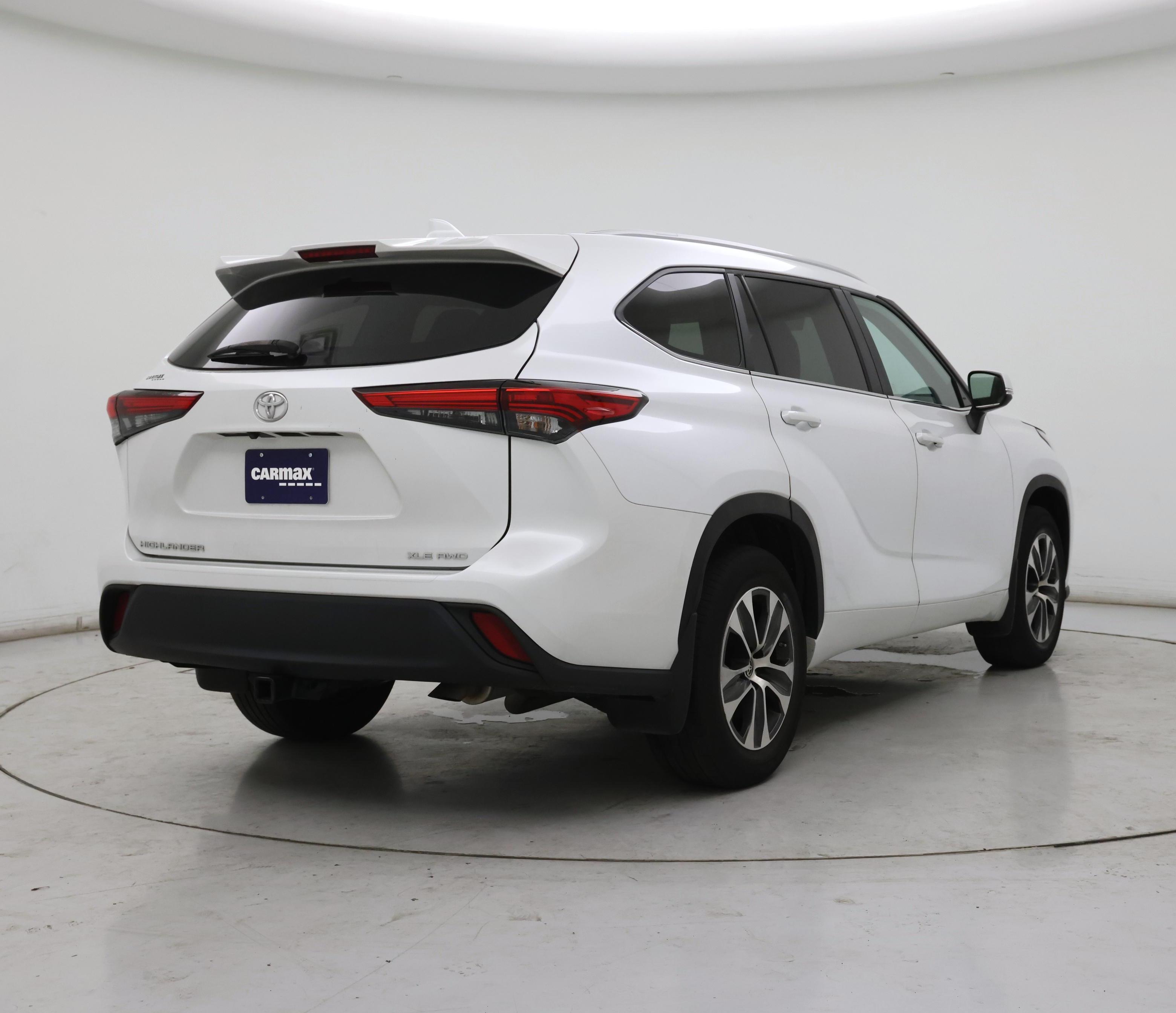 Thumbnail: 2023 Toyota Highlander - 8