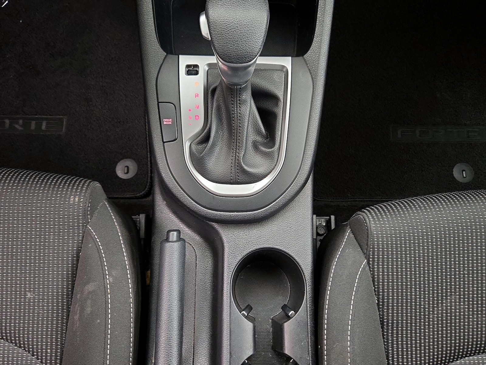 2019 Kia FORTE LXS - Photo 18