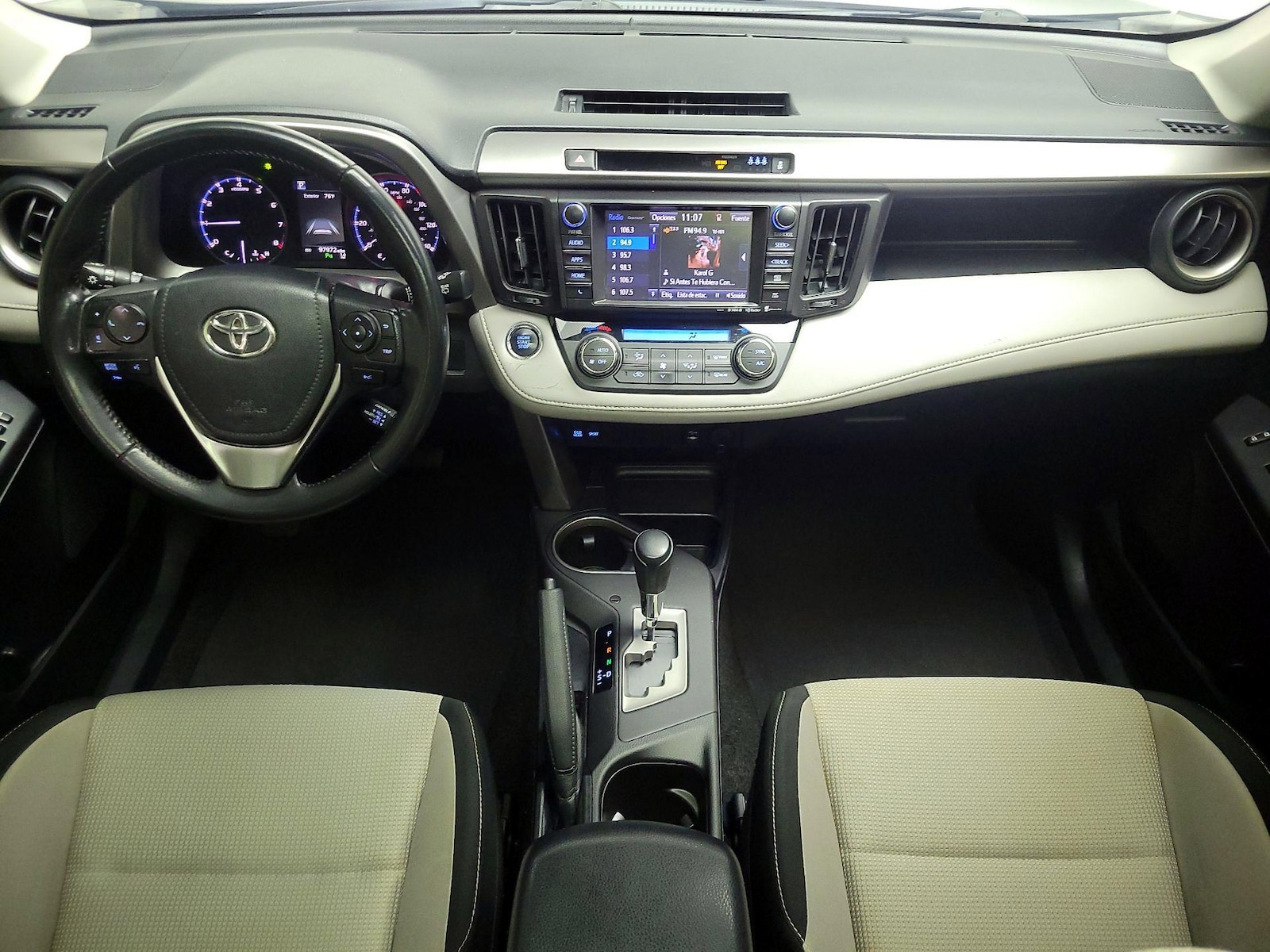 2018 Toyota RAV4 XLE - Photo 10