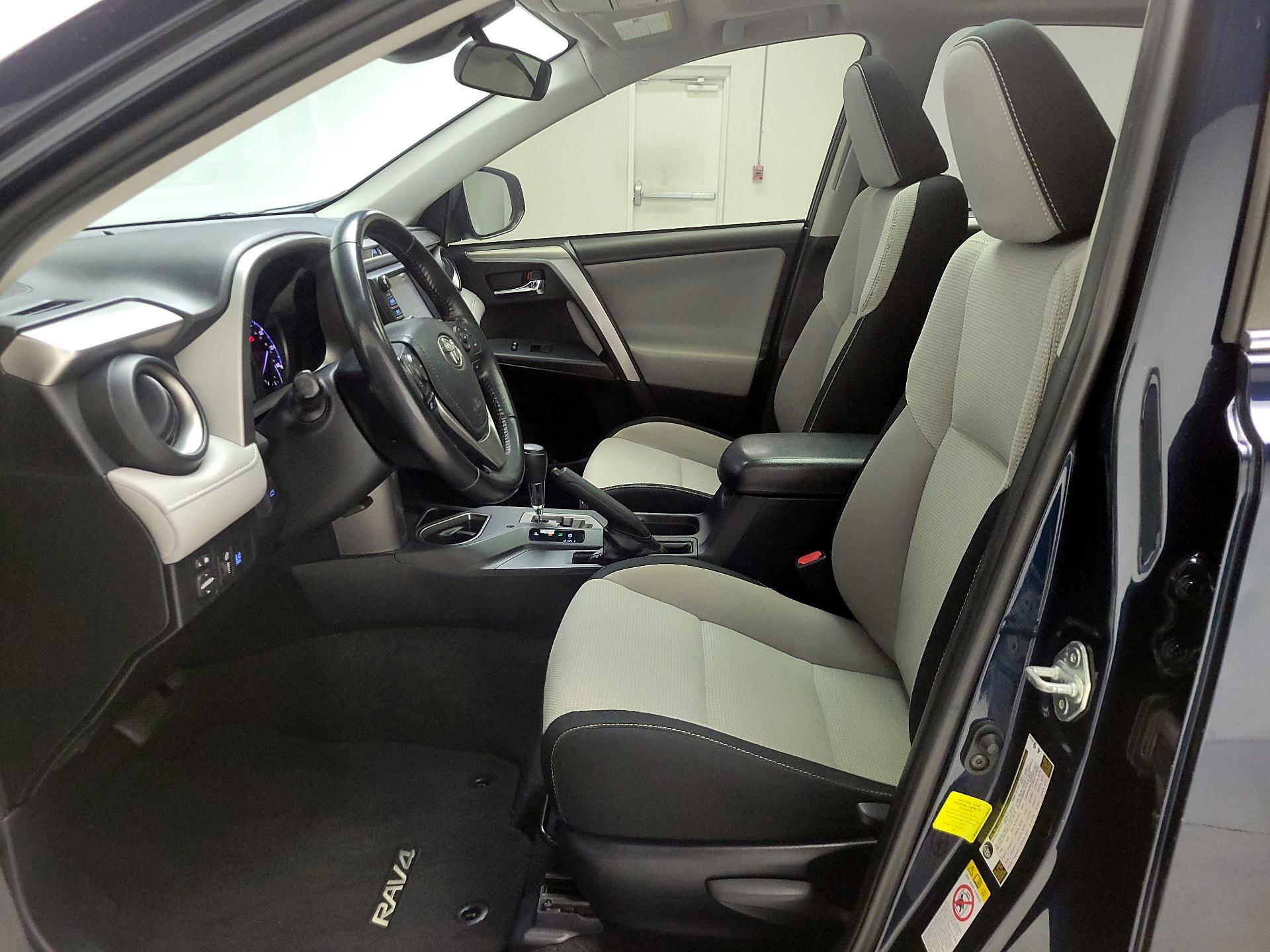 Thumbnail: 2018 Toyota RAV4 - 11