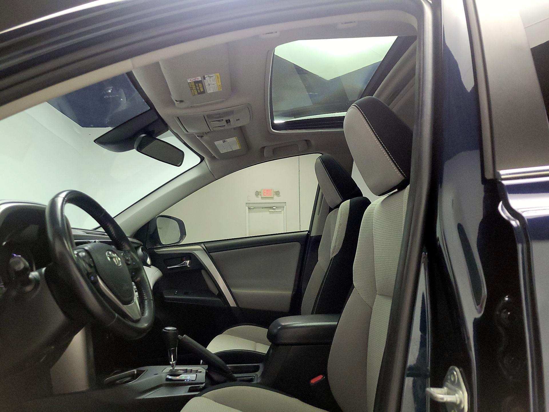 Thumbnail: 2018 Toyota RAV4 - 19