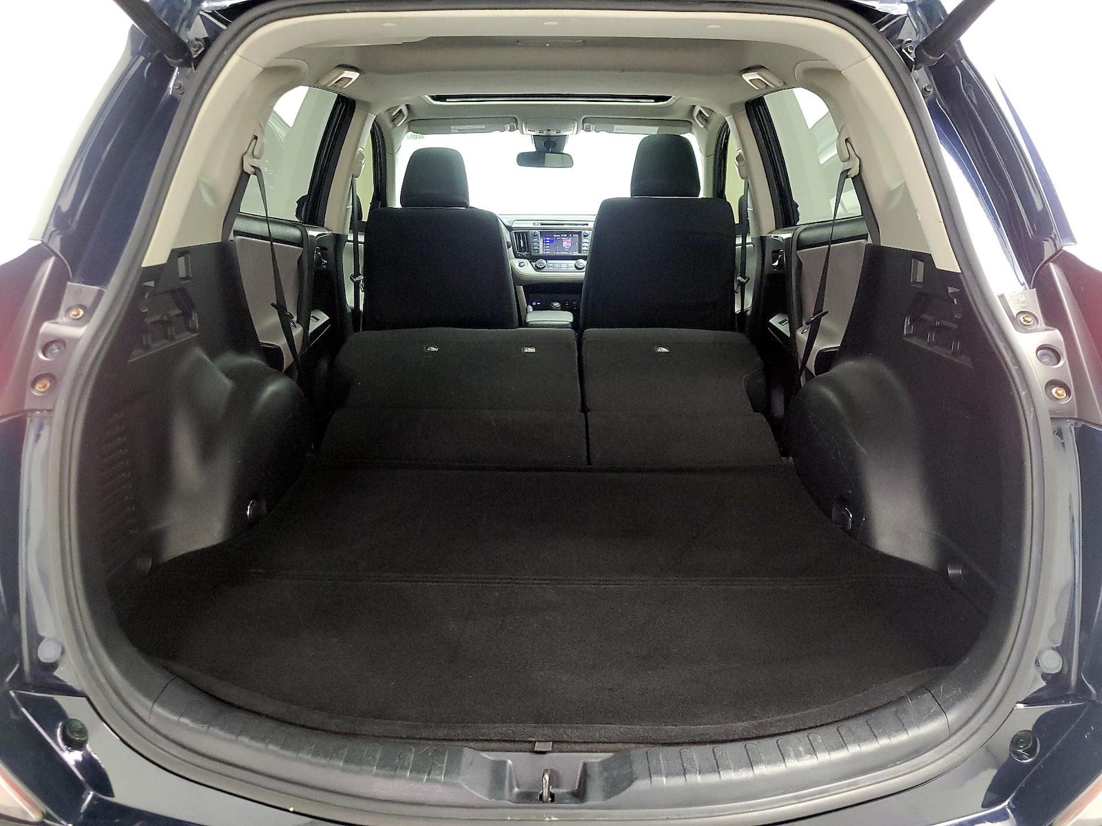 2018 Toyota RAV4 XLE - Photo 23