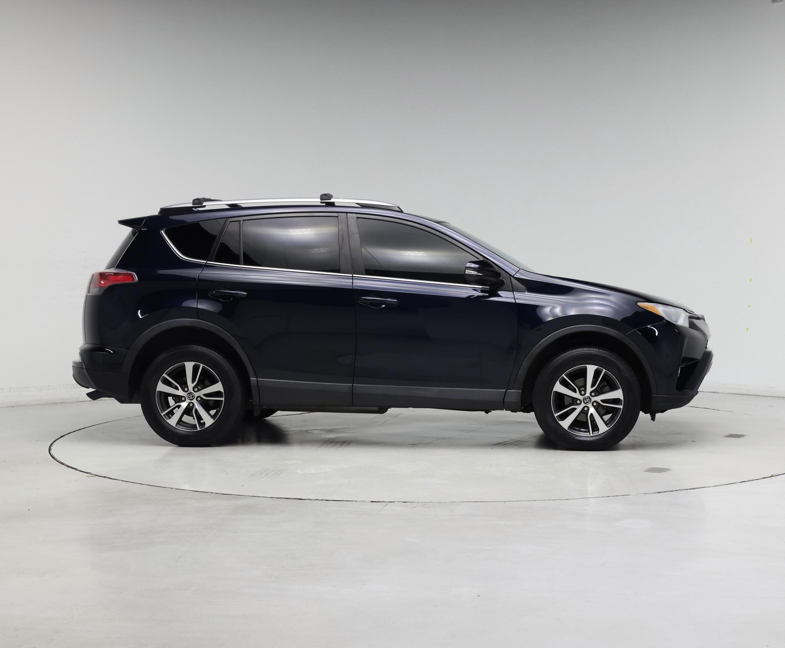 Thumbnail: 2018 Toyota RAV4 - 7