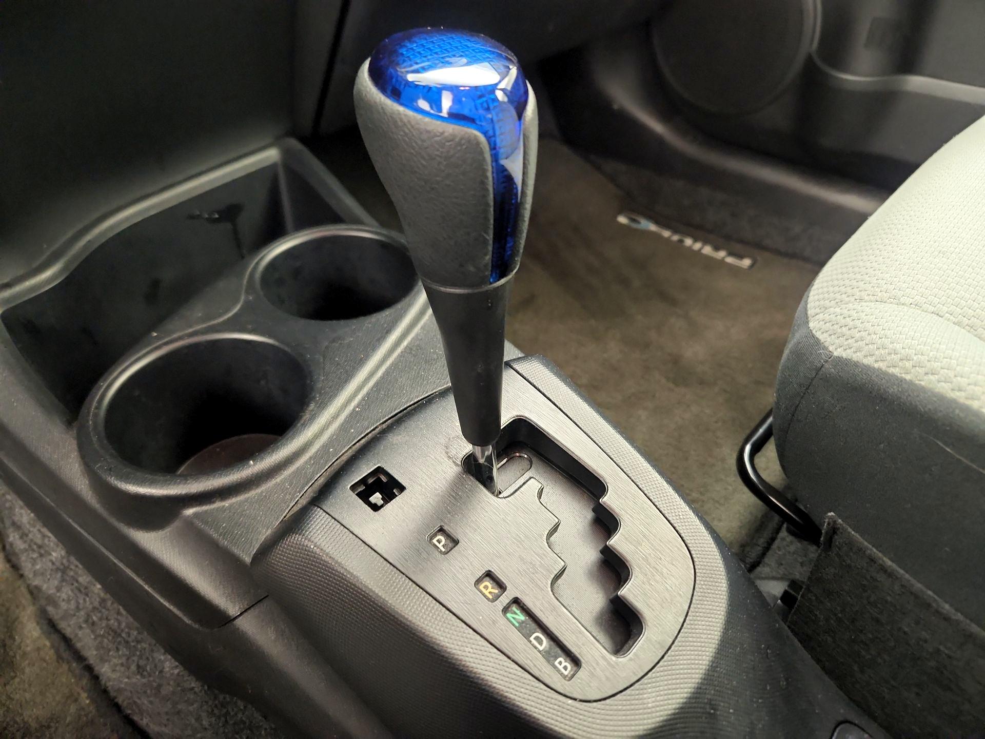 Thumbnail: 2016 Toyota Prius c - 16
