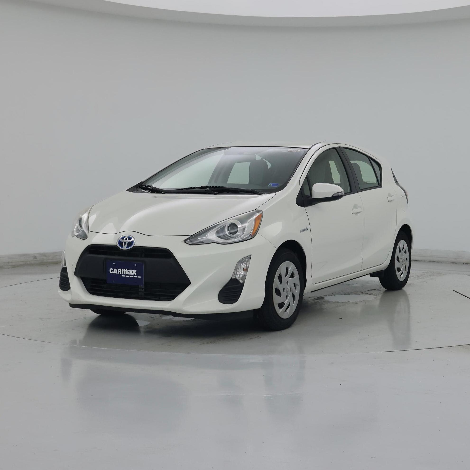 Thumbnail: 2016 Toyota Prius c - 4