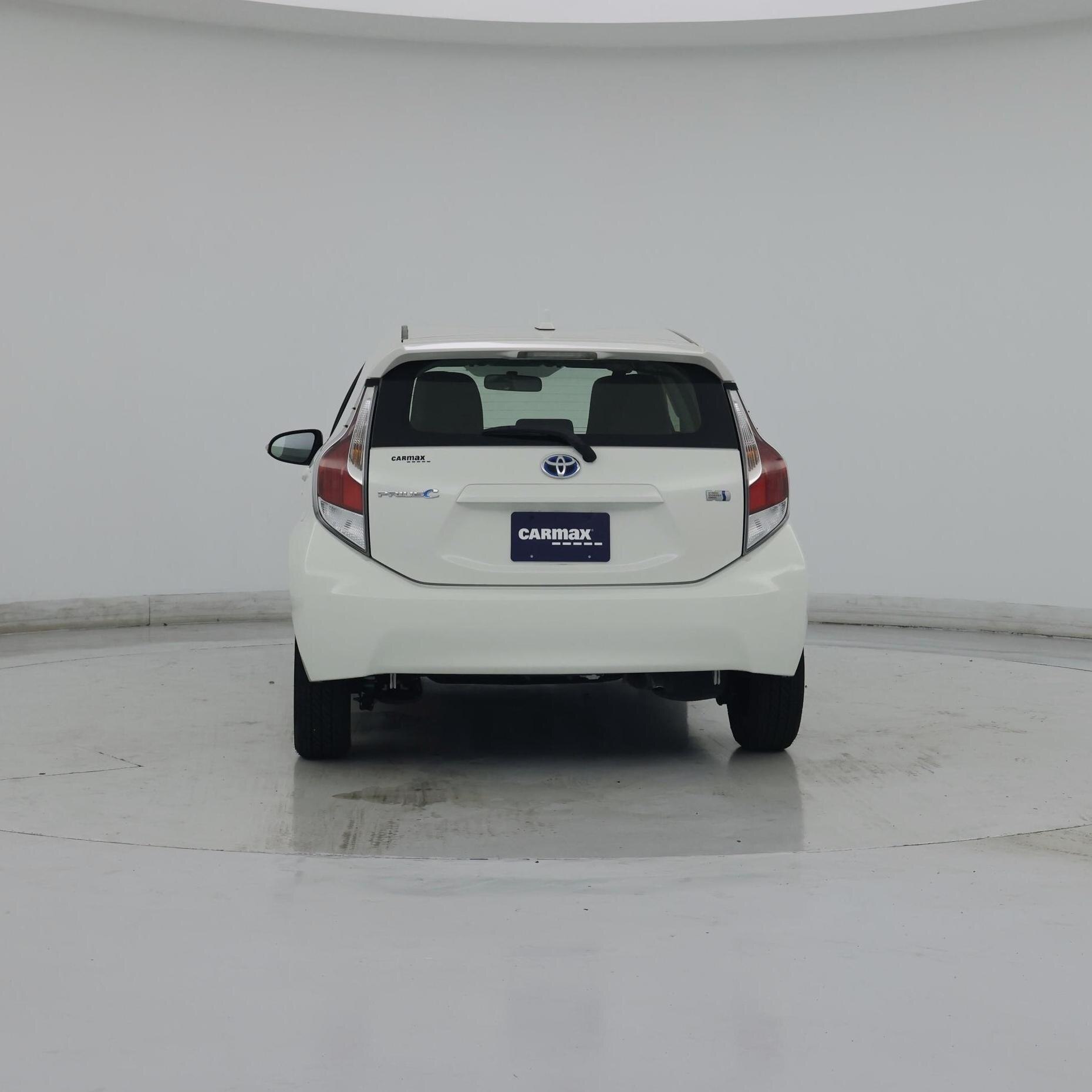 Thumbnail: 2016 Toyota Prius c - 6