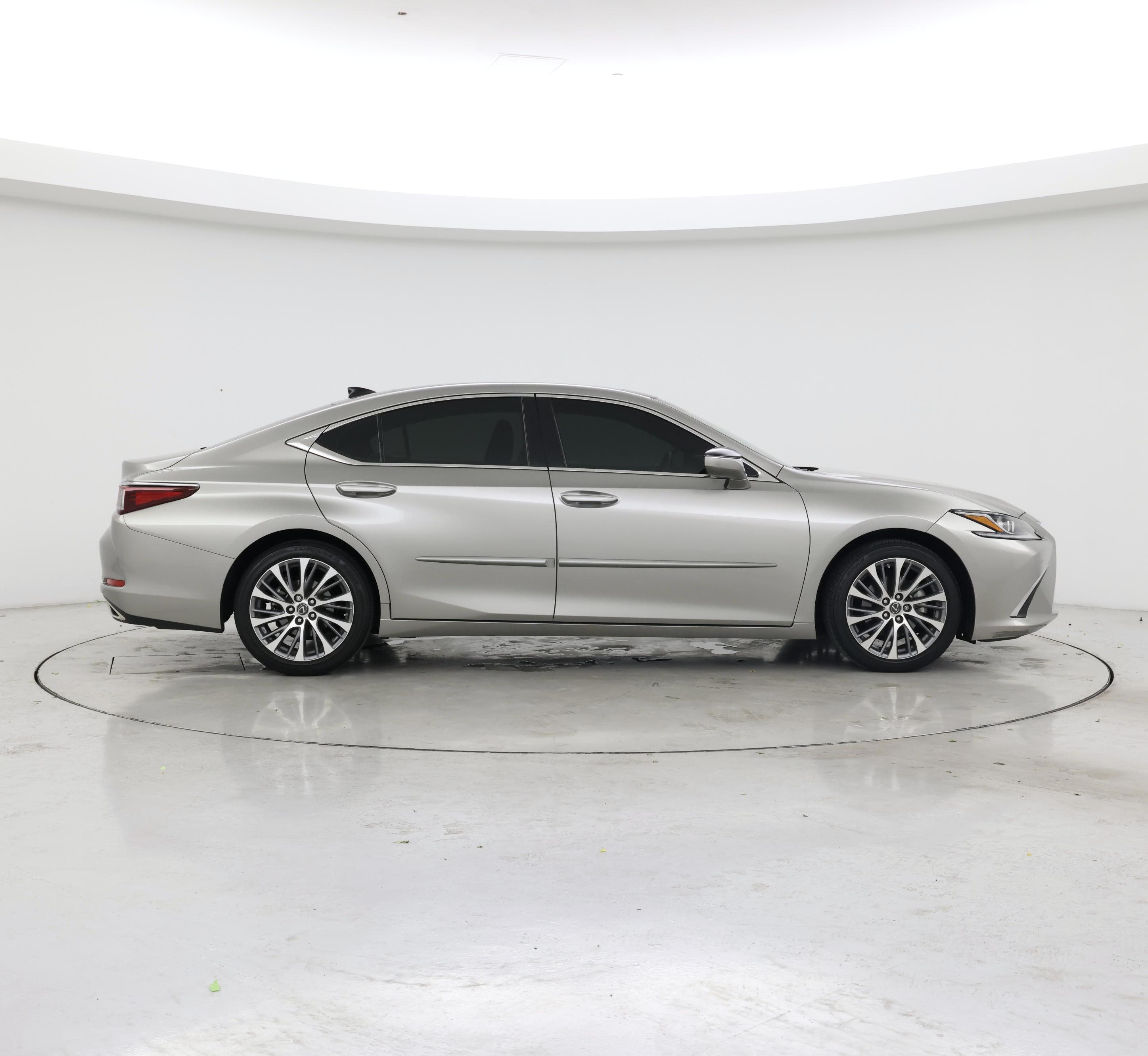 Thumbnail: 2020 Lexus ES - 7