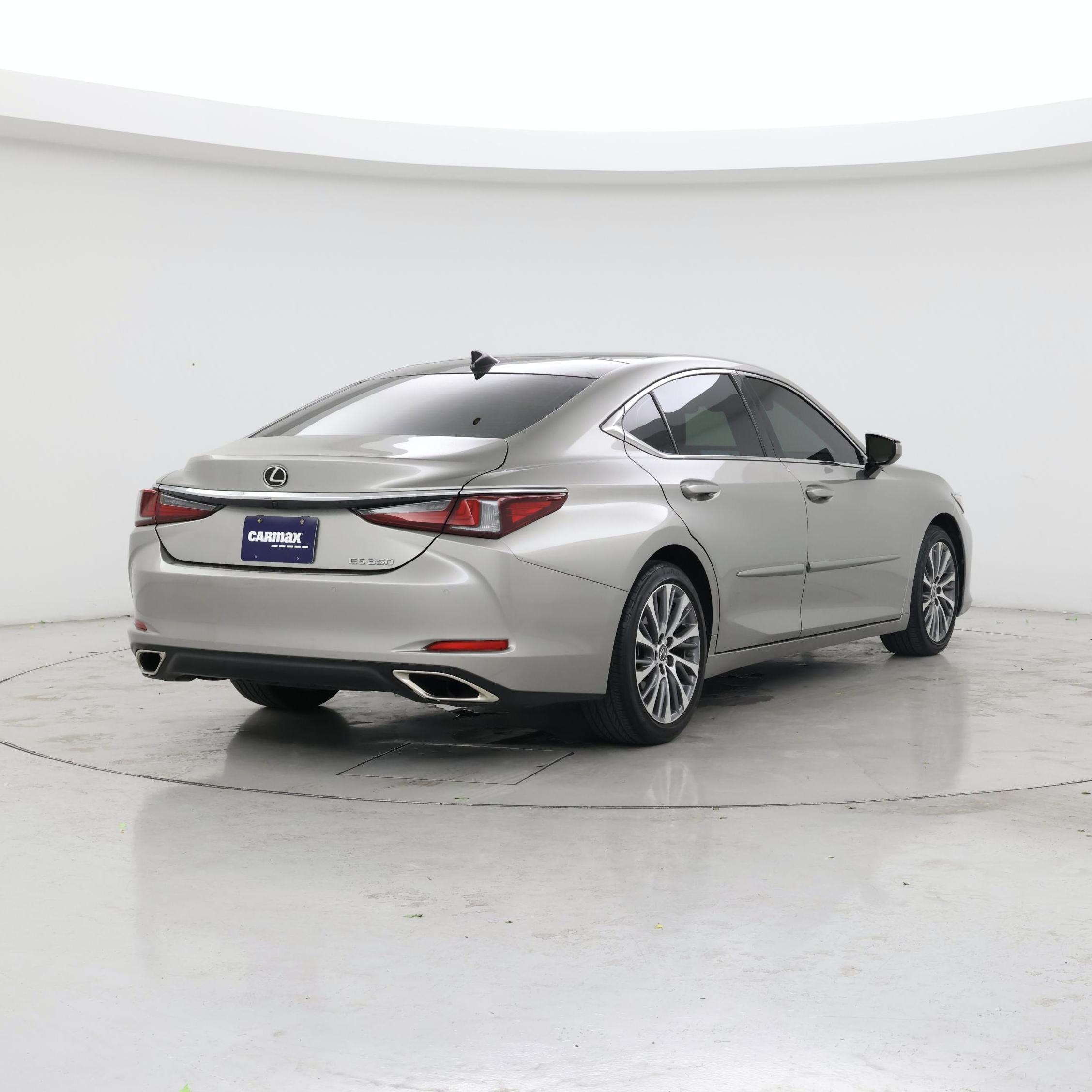 Thumbnail: 2020 Lexus ES - 8