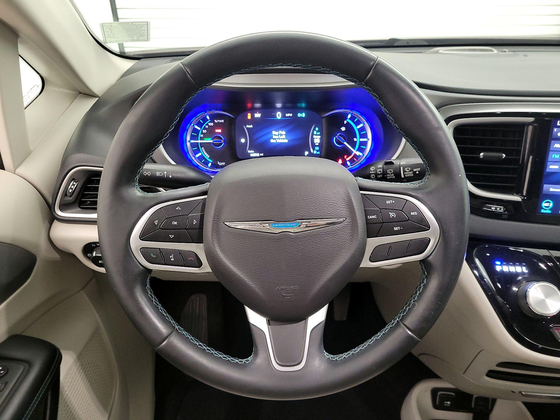 Thumbnail: 2018 Chrysler Pacifica - 10