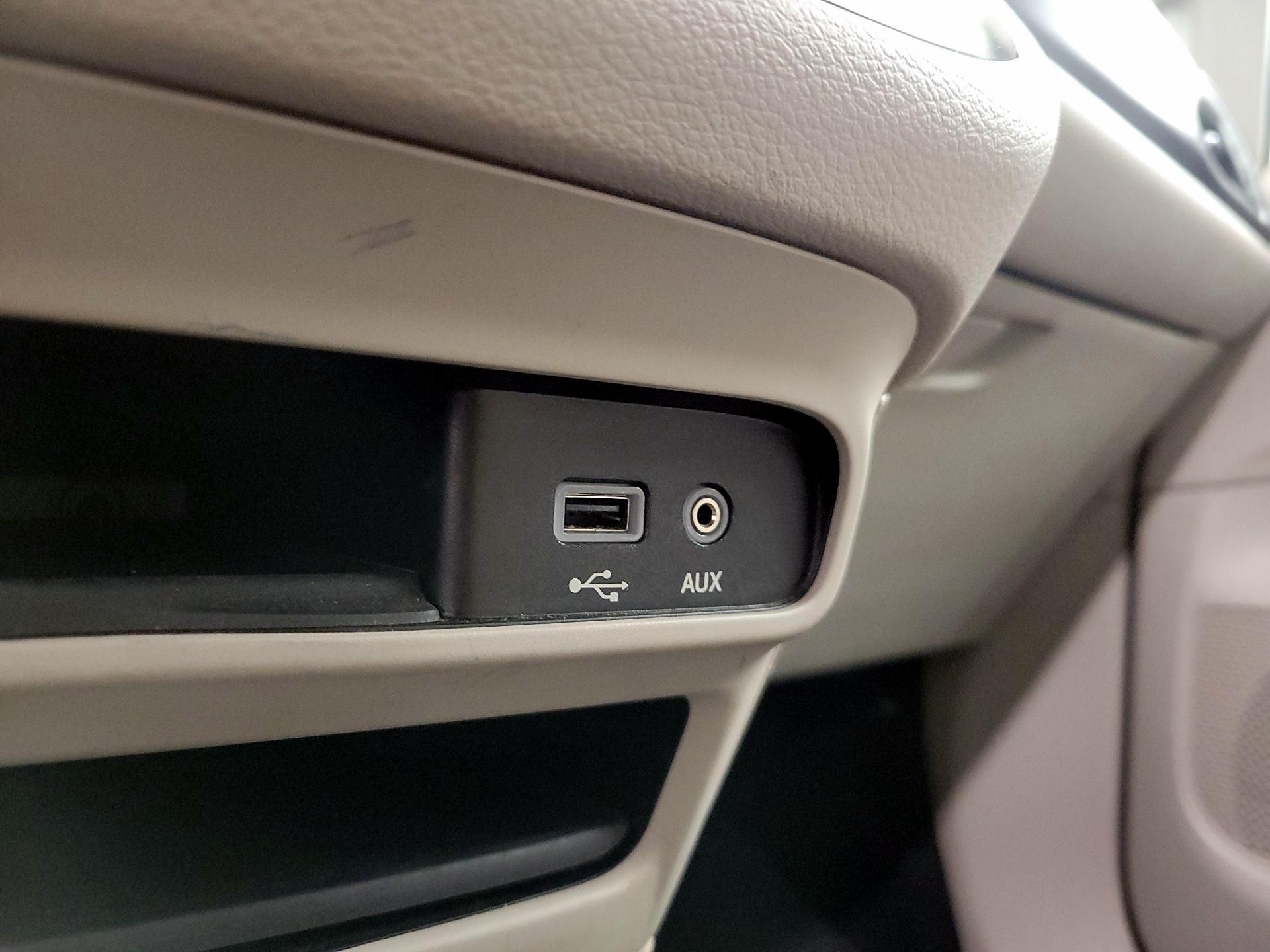 Thumbnail: 2018 Chrysler Pacifica - 18