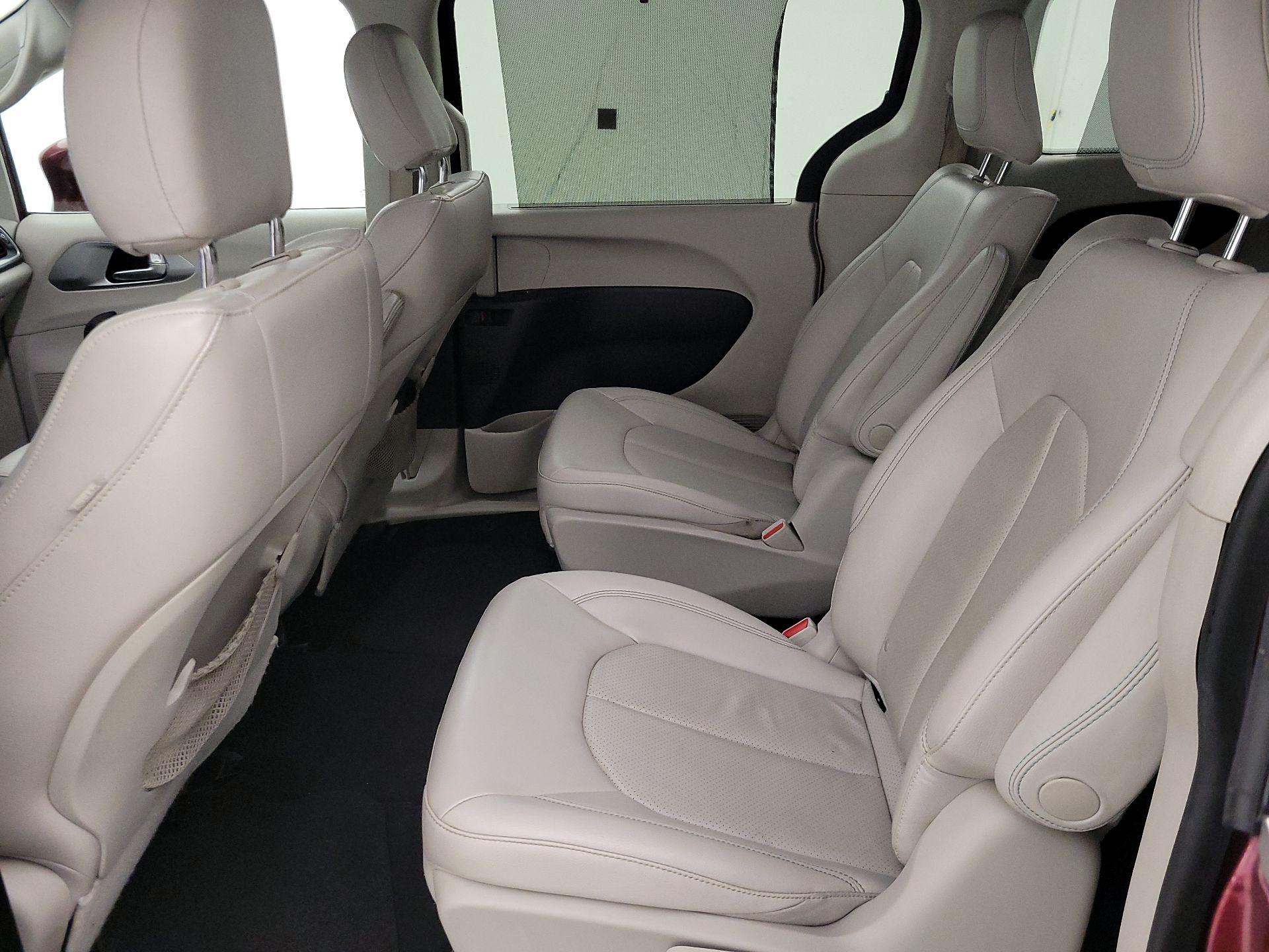 Thumbnail: 2018 Chrysler Pacifica - 19