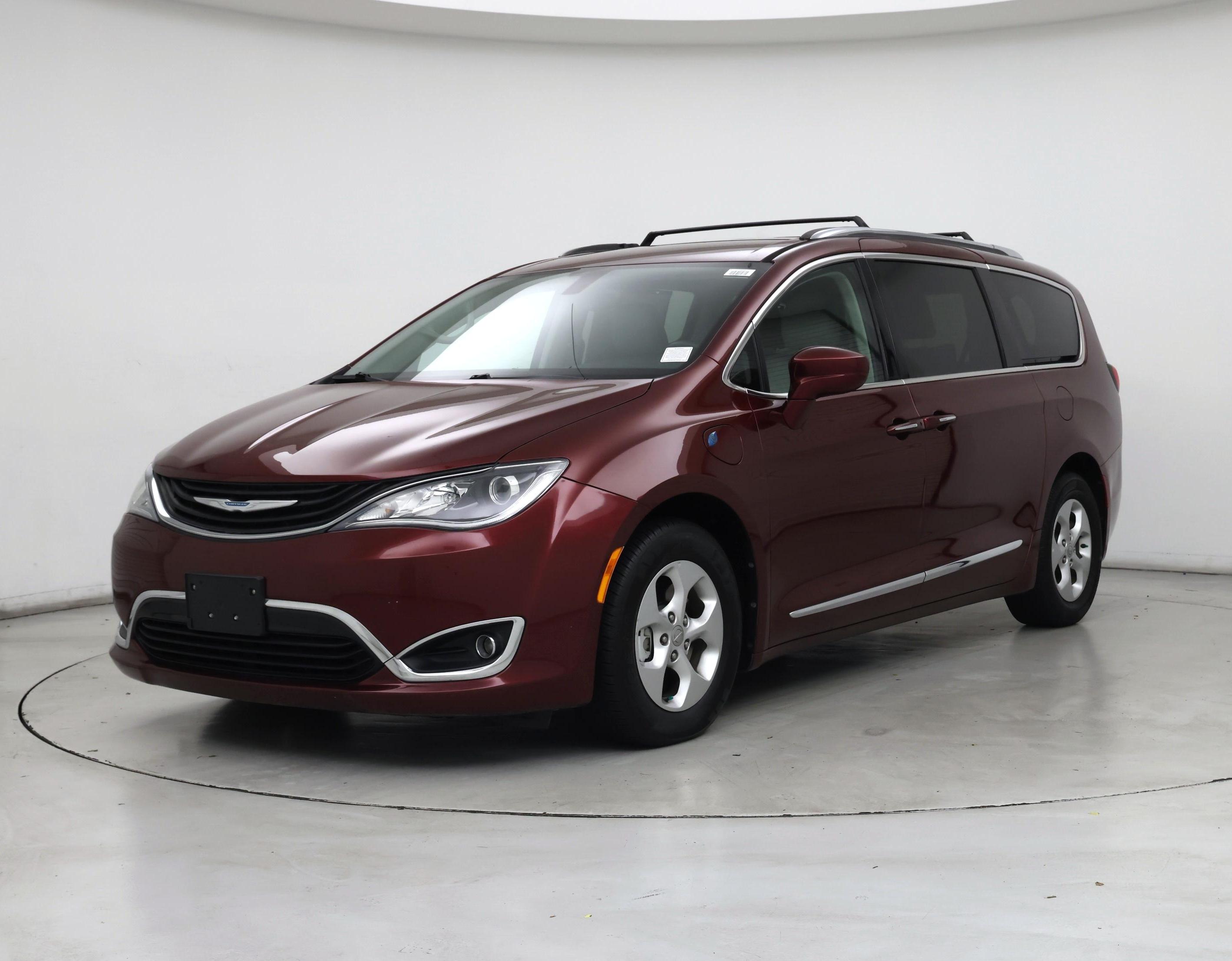 Thumbnail: 2018 Chrysler Pacifica - 4
