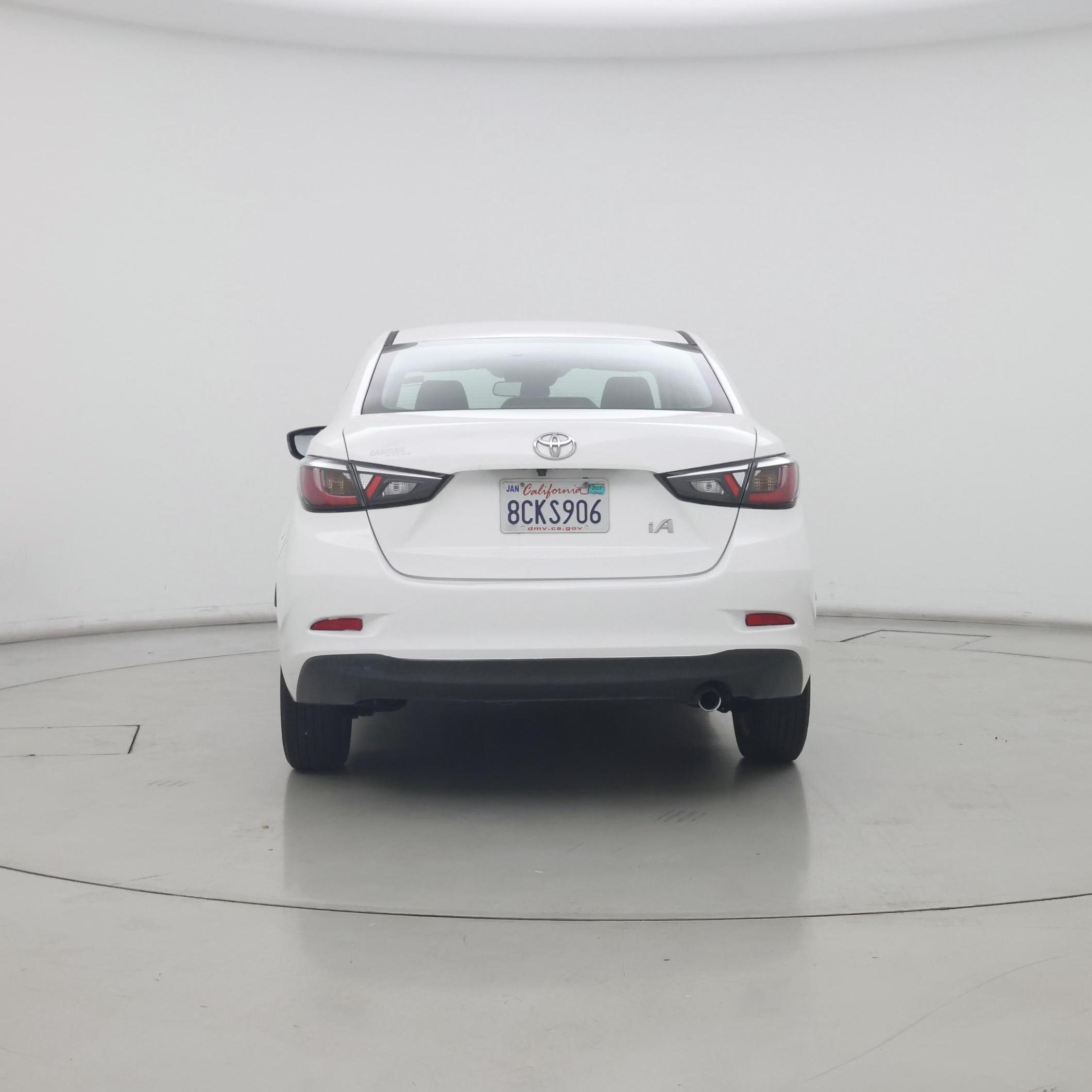 Thumbnail: 2018 Toyota Yaris iA - 6