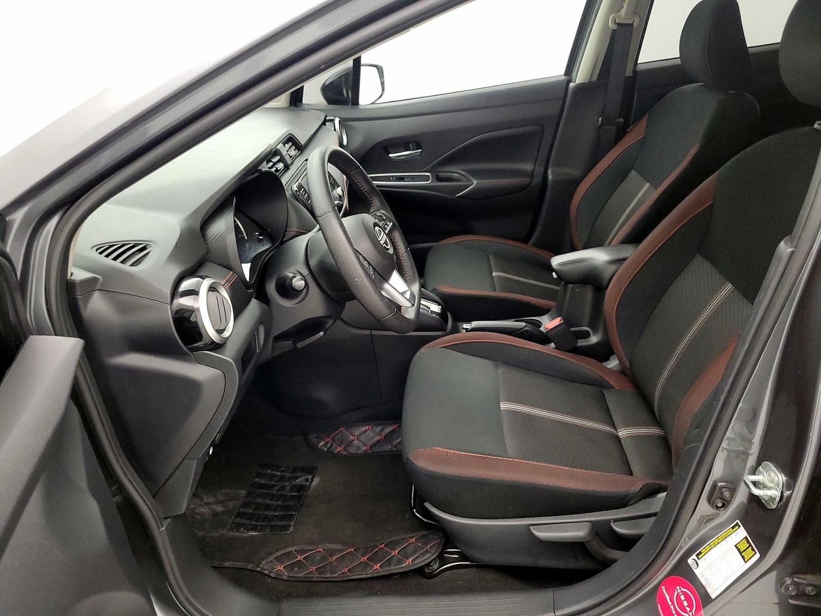 2024 Nissan Versa Sedan SR - Photo 12