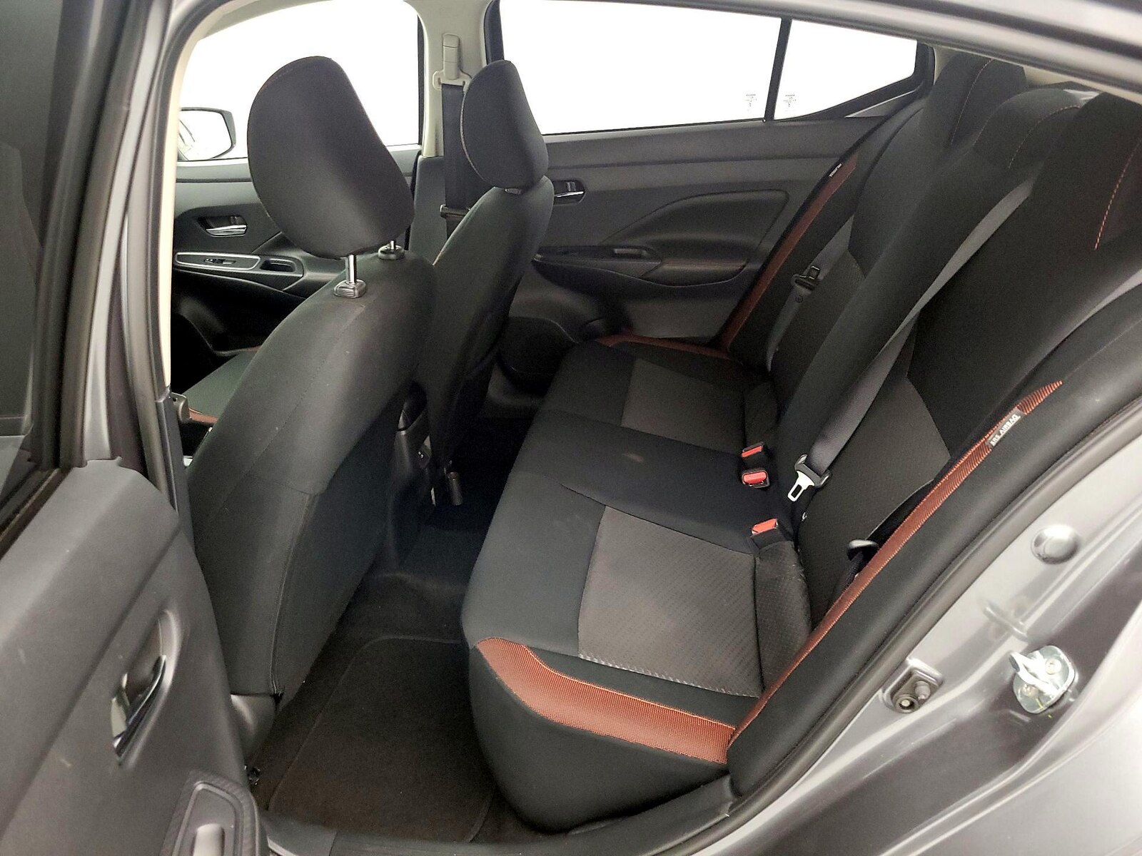 2024 Nissan Versa Sedan SR - Photo 18