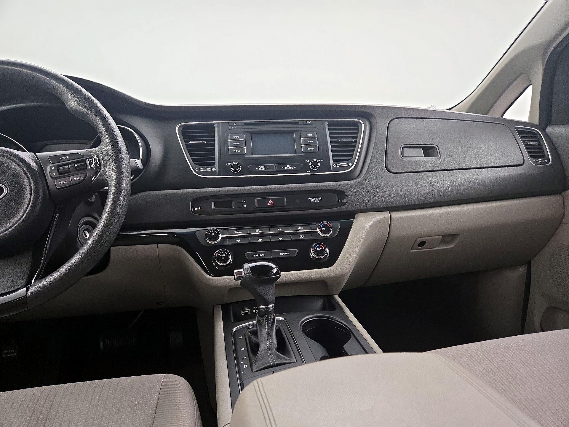 Thumbnail: 2017 Kia Sedona - 9