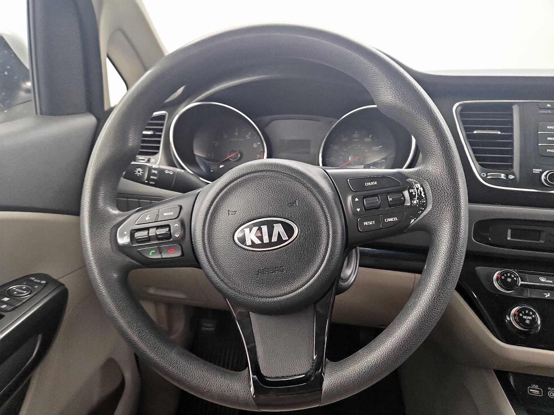 Thumbnail: 2017 Kia Sedona - 10