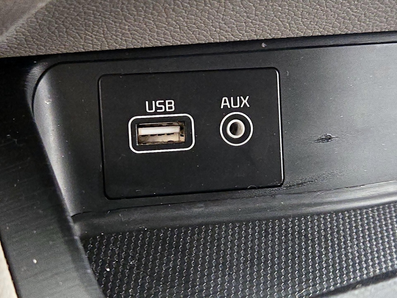 2017 Kia Sedona LX - Photo 19