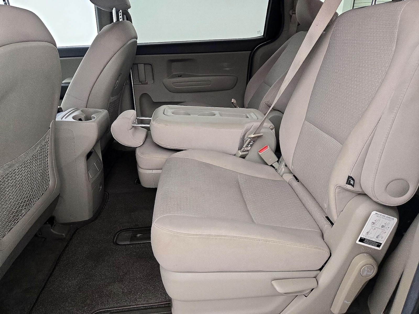 2017 Kia Sedona LX - Photo 20
