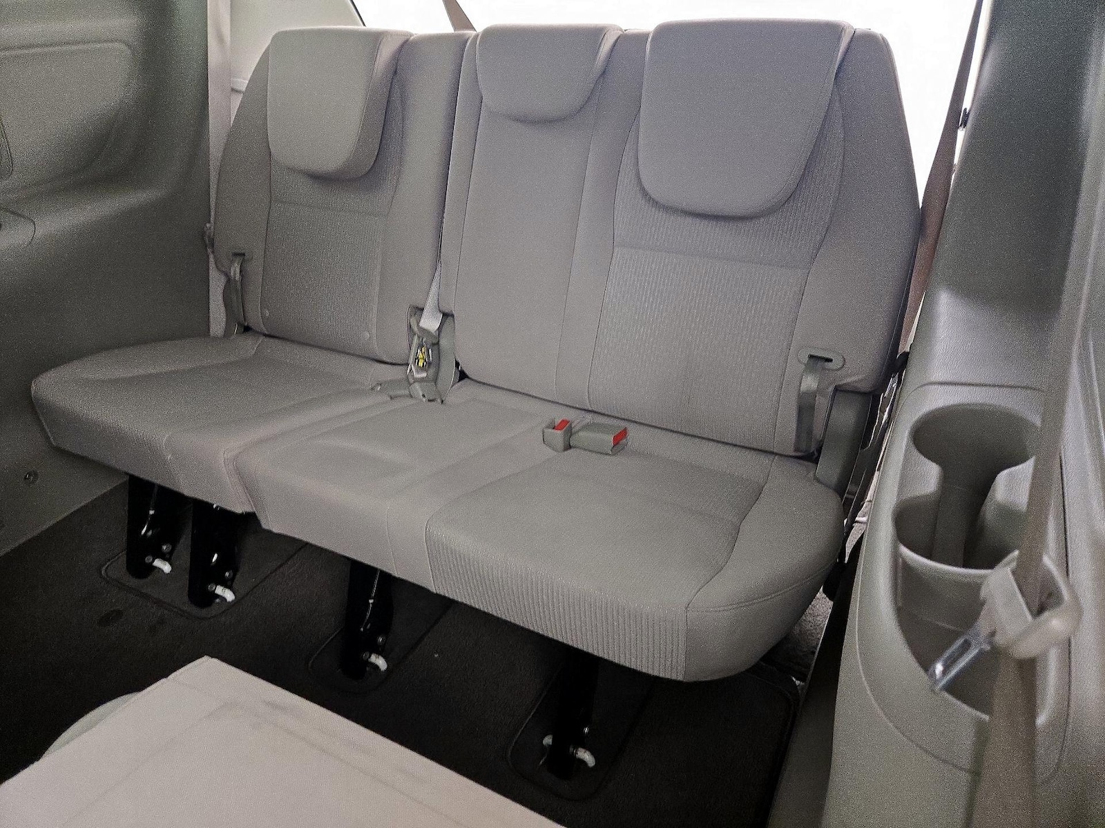 2017 Kia Sedona LX - Photo 21