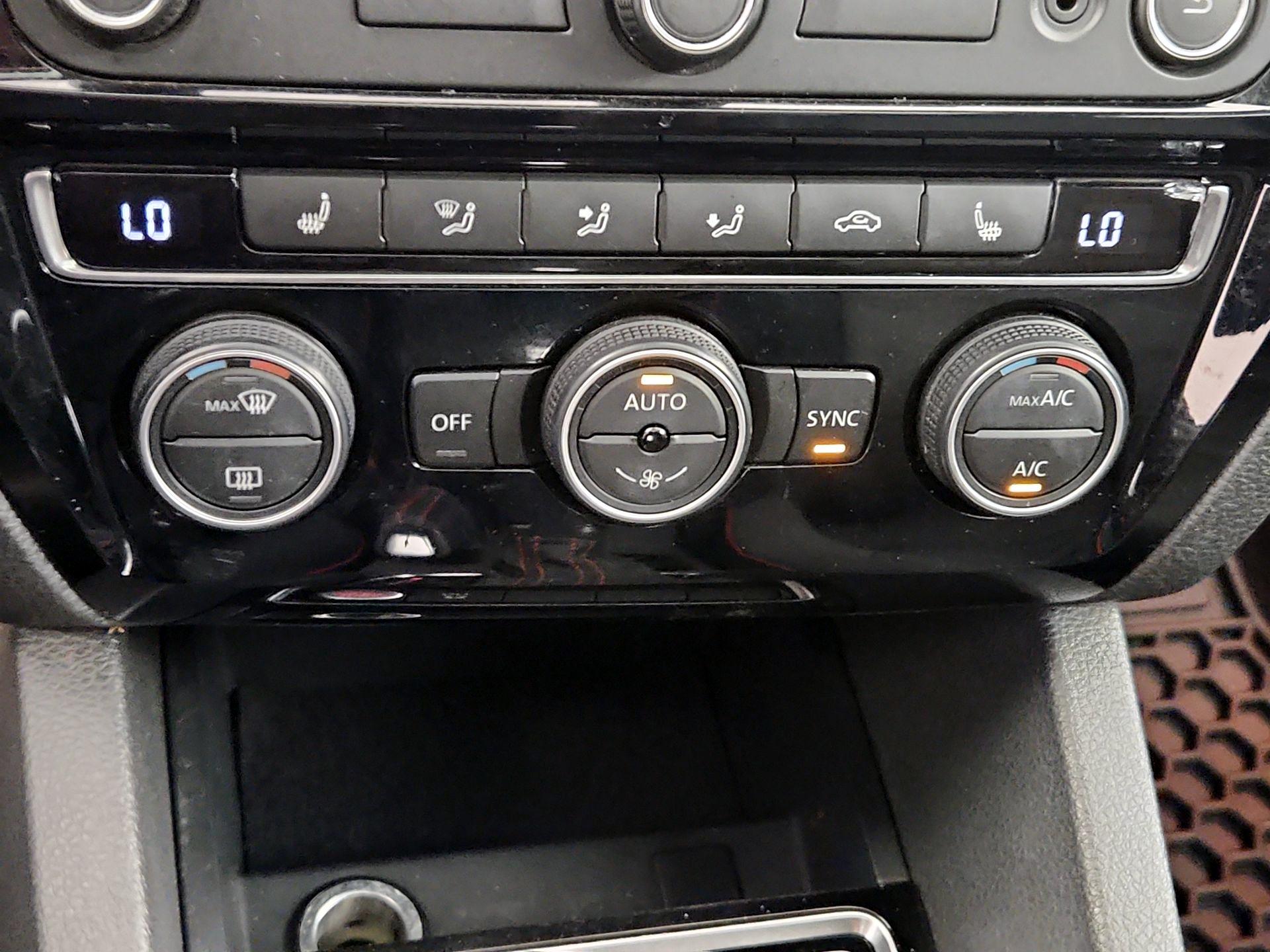 Thumbnail: 2015 Volkswagen Jetta - 17