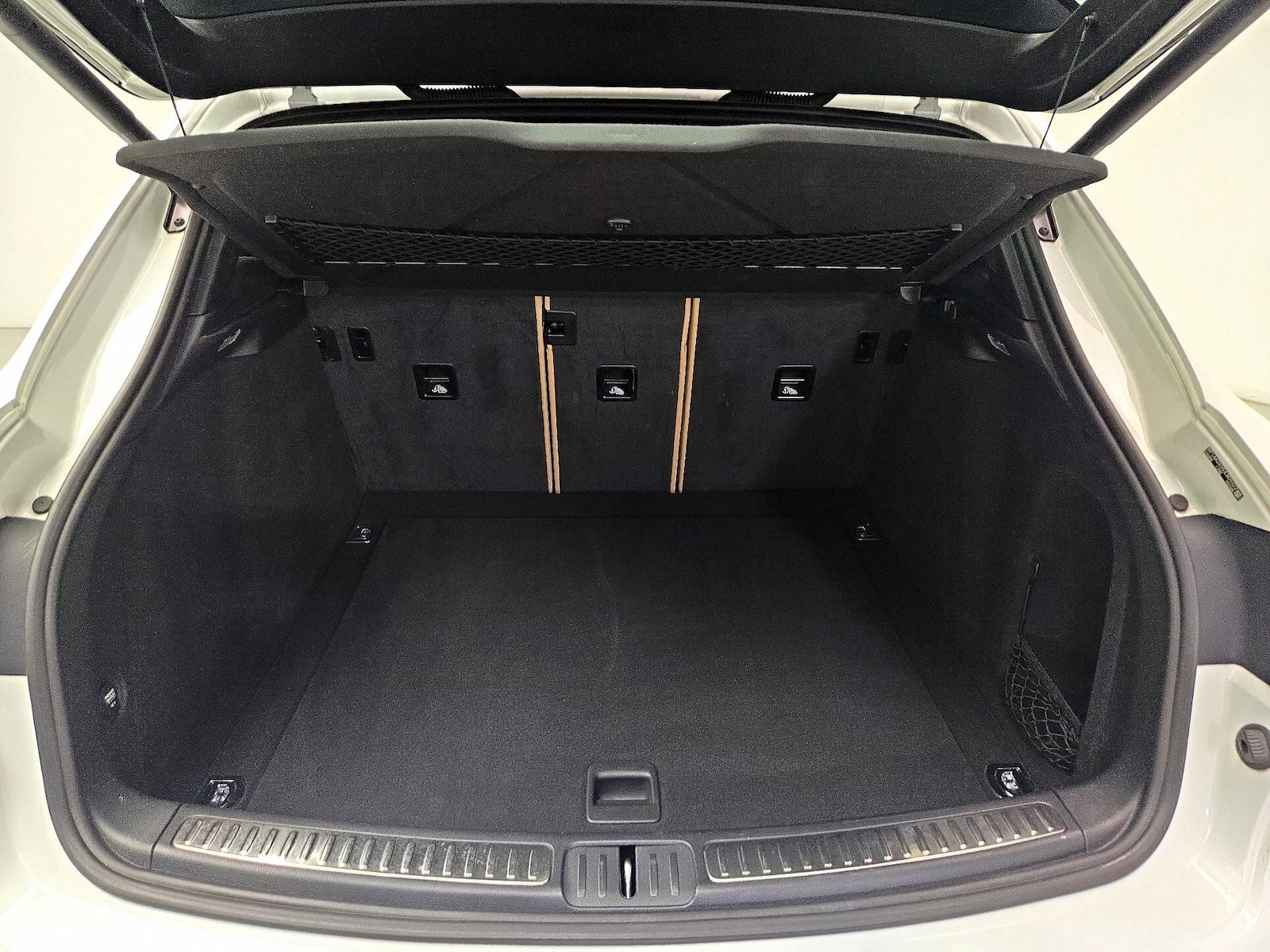 2018 Porsche Macan Base - Photo 22