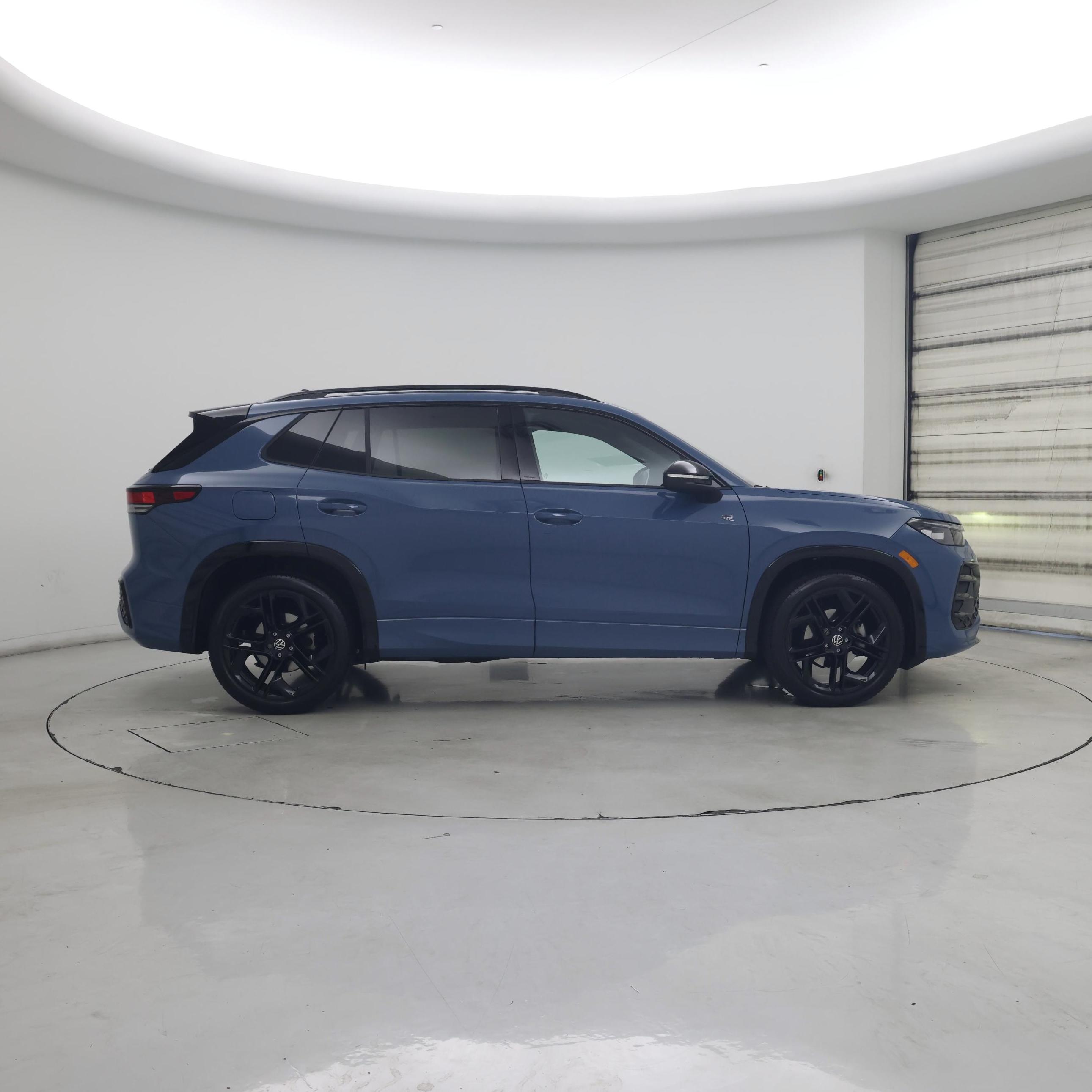 Thumbnail: 2025 Volkswagen Tiguan - 7