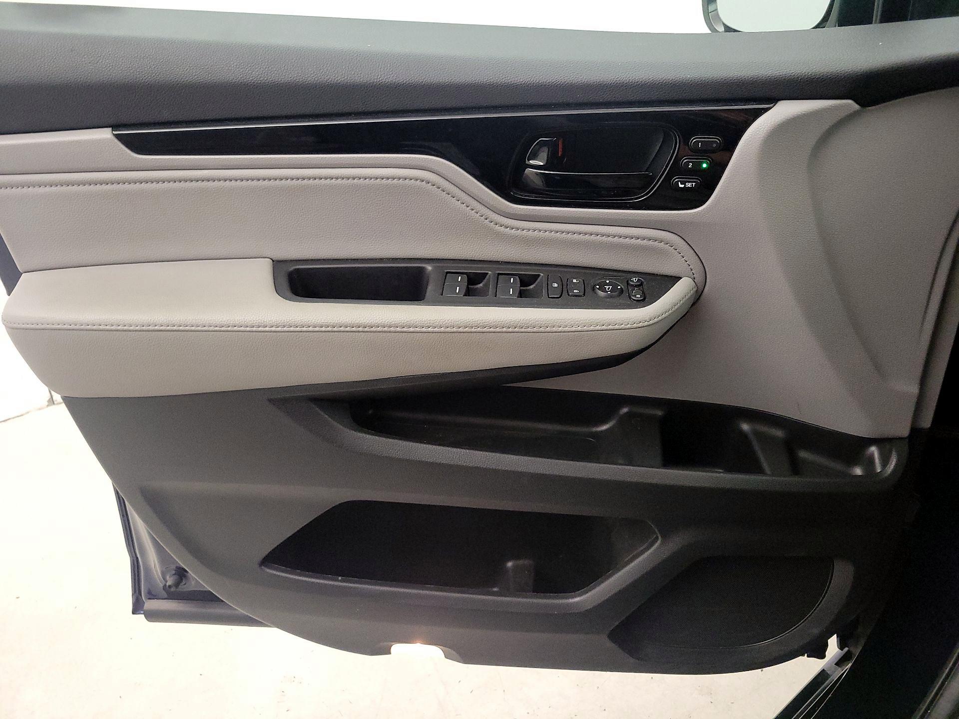 Thumbnail: 2019 Honda Odyssey - 12