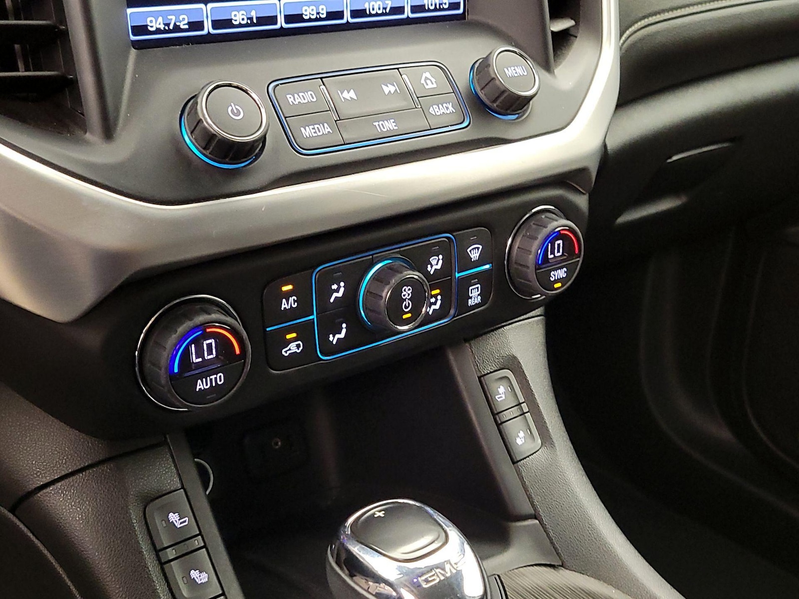 2018 GMC Acadia SLT-1 - Photo 17