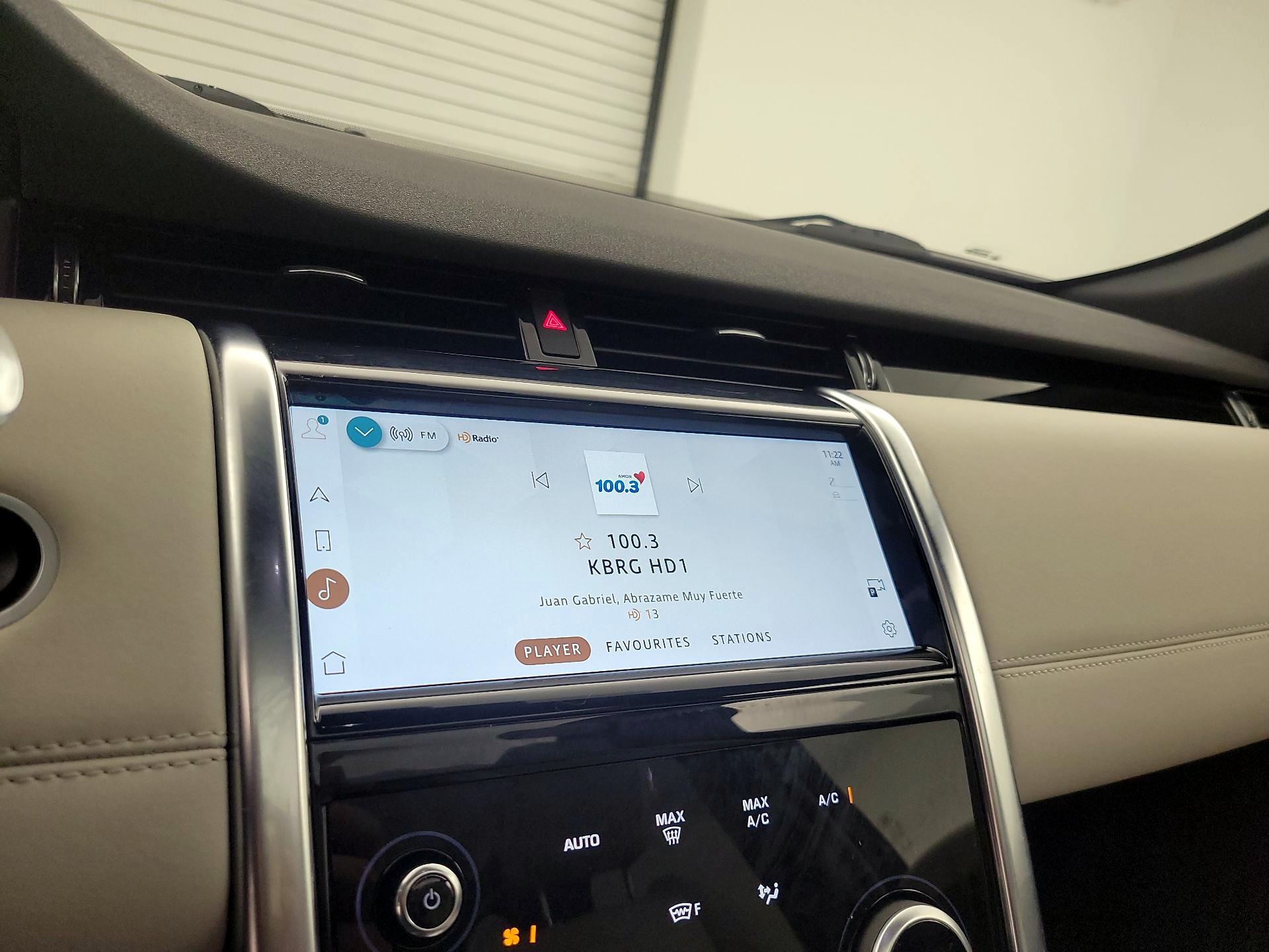 Thumbnail: 2021 Land Rover Discovery Sport - 16