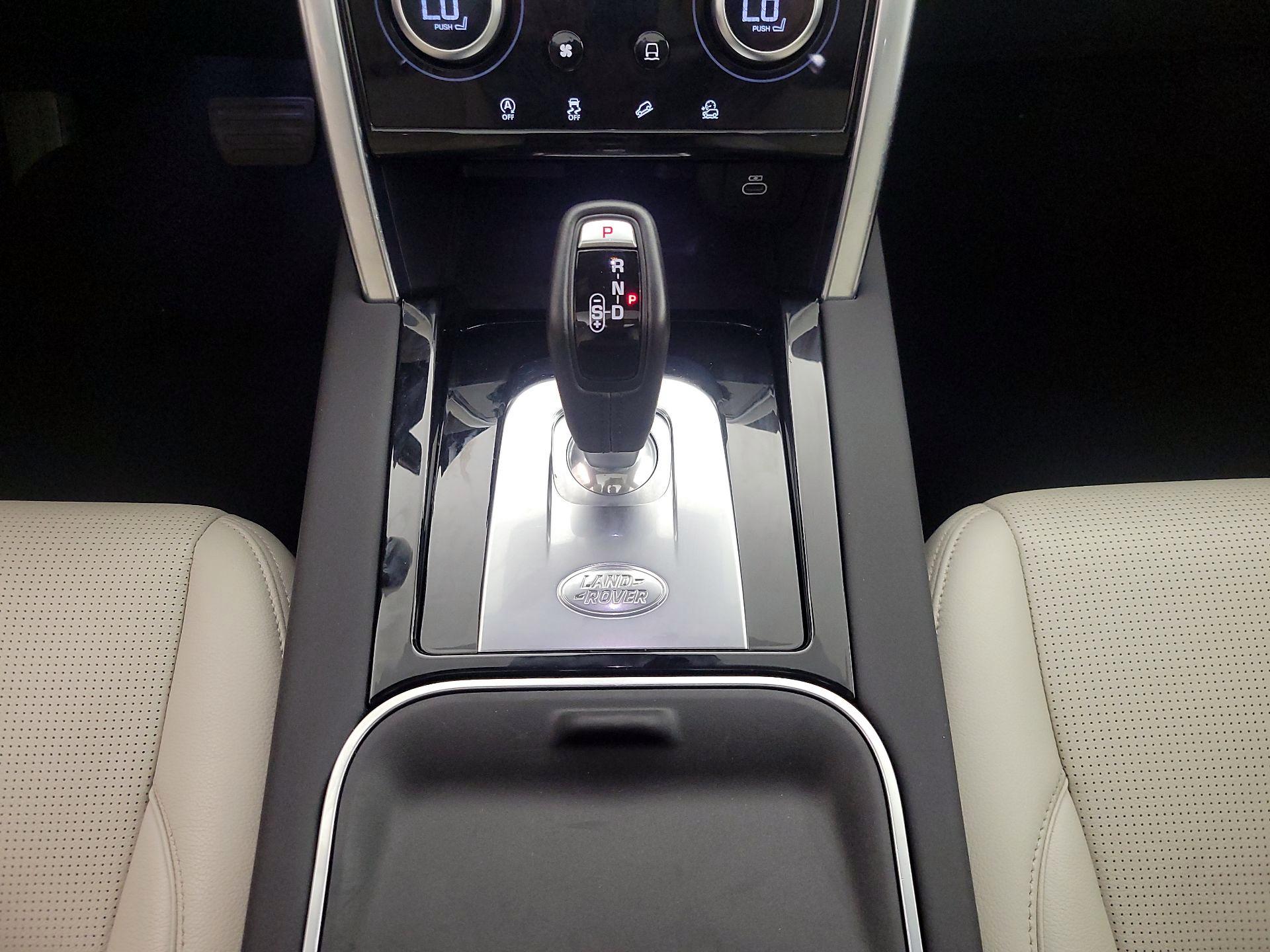 Thumbnail: 2021 Land Rover Discovery Sport - 18