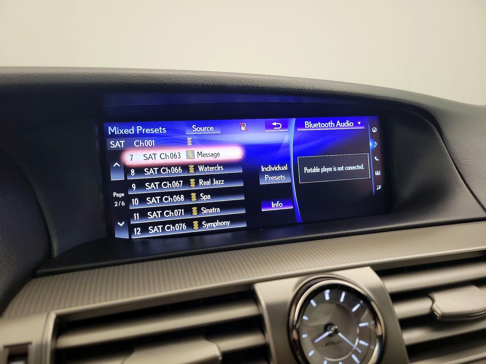 2016 Lexus LS Base - Photo 17