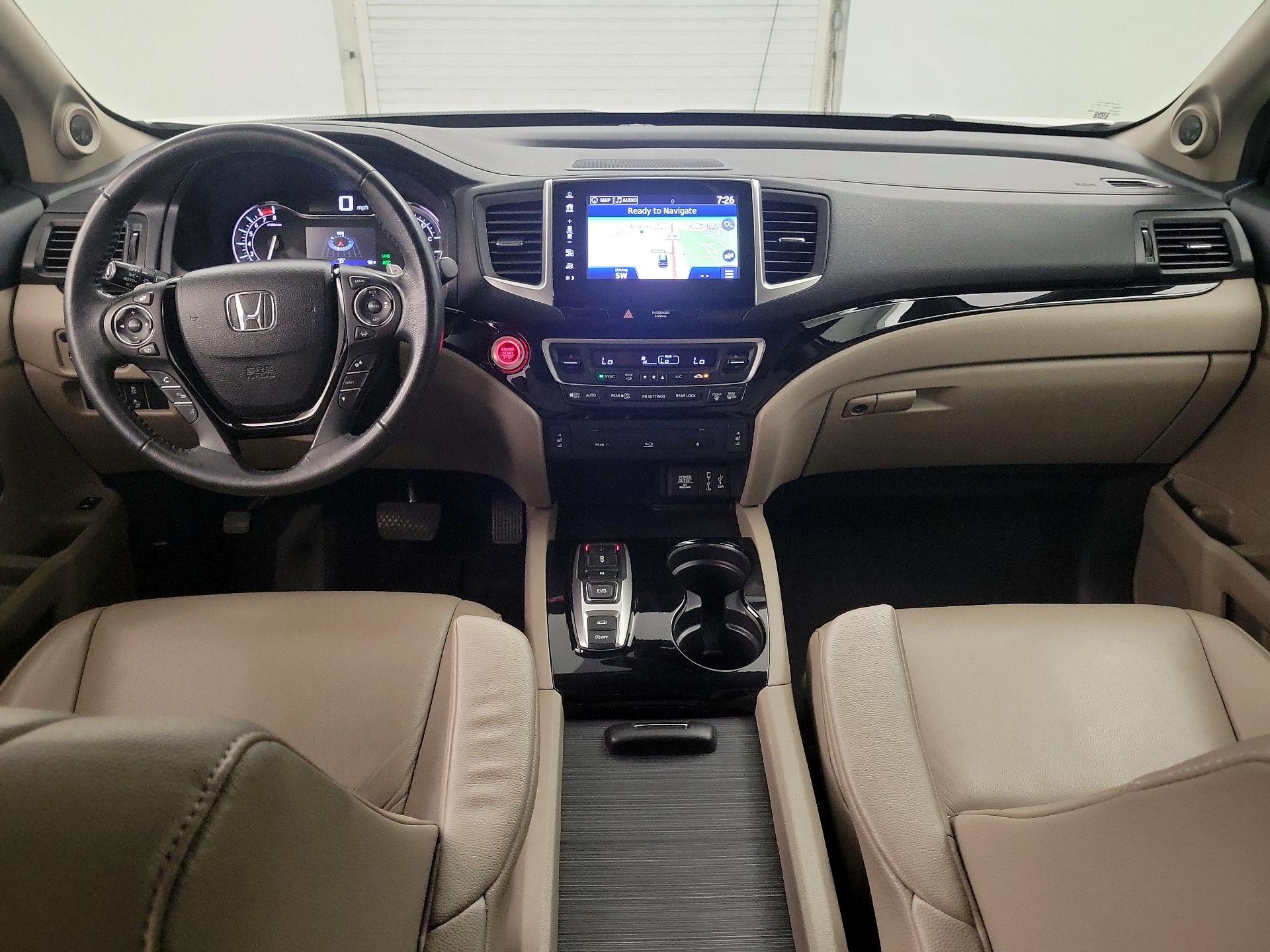 Thumbnail: 2017 Honda Pilot - 9