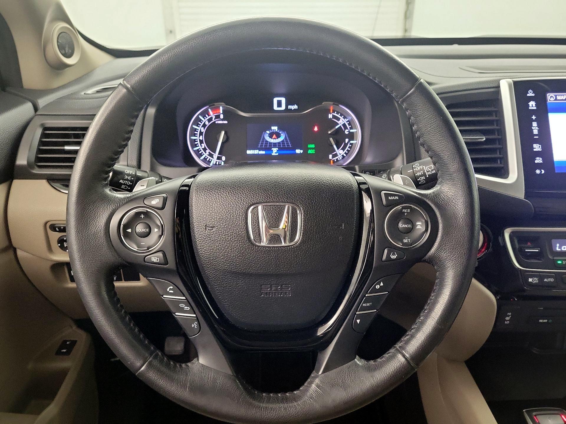 Thumbnail: 2017 Honda Pilot - 10