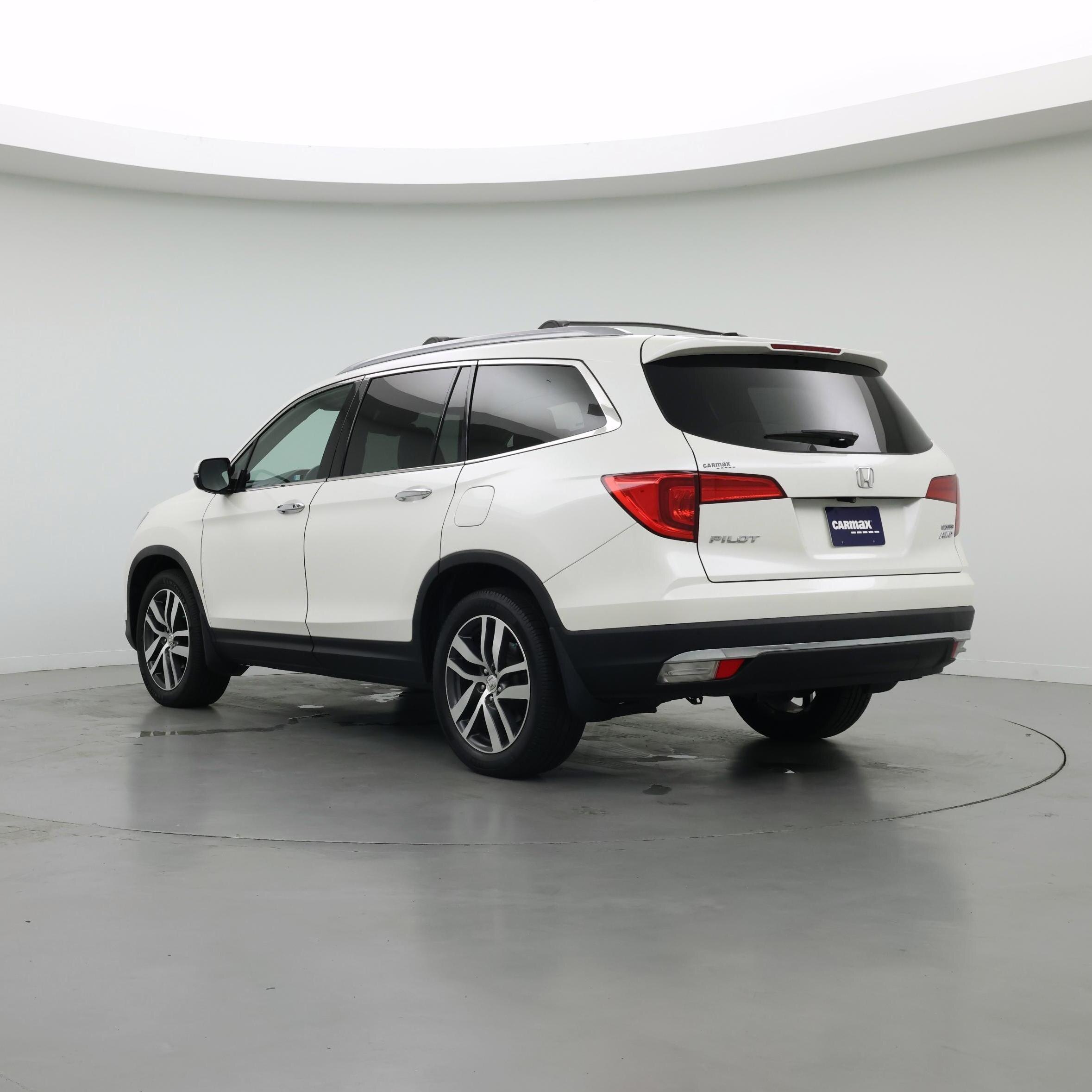 Thumbnail: 2017 Honda Pilot - 2