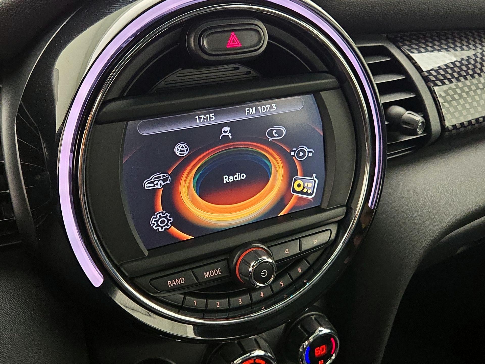 Thumbnail: 2016 MINI Cooper Hardtop - 15