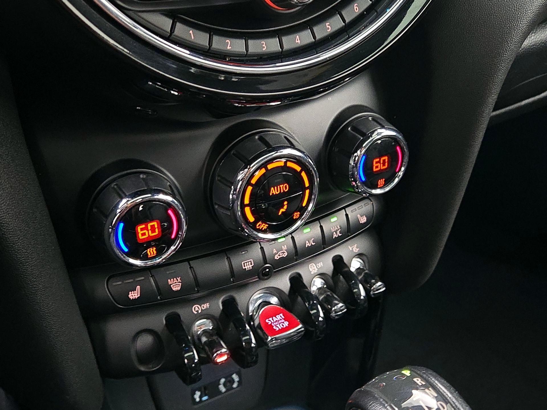 Thumbnail: 2016 MINI Cooper Hardtop - 16