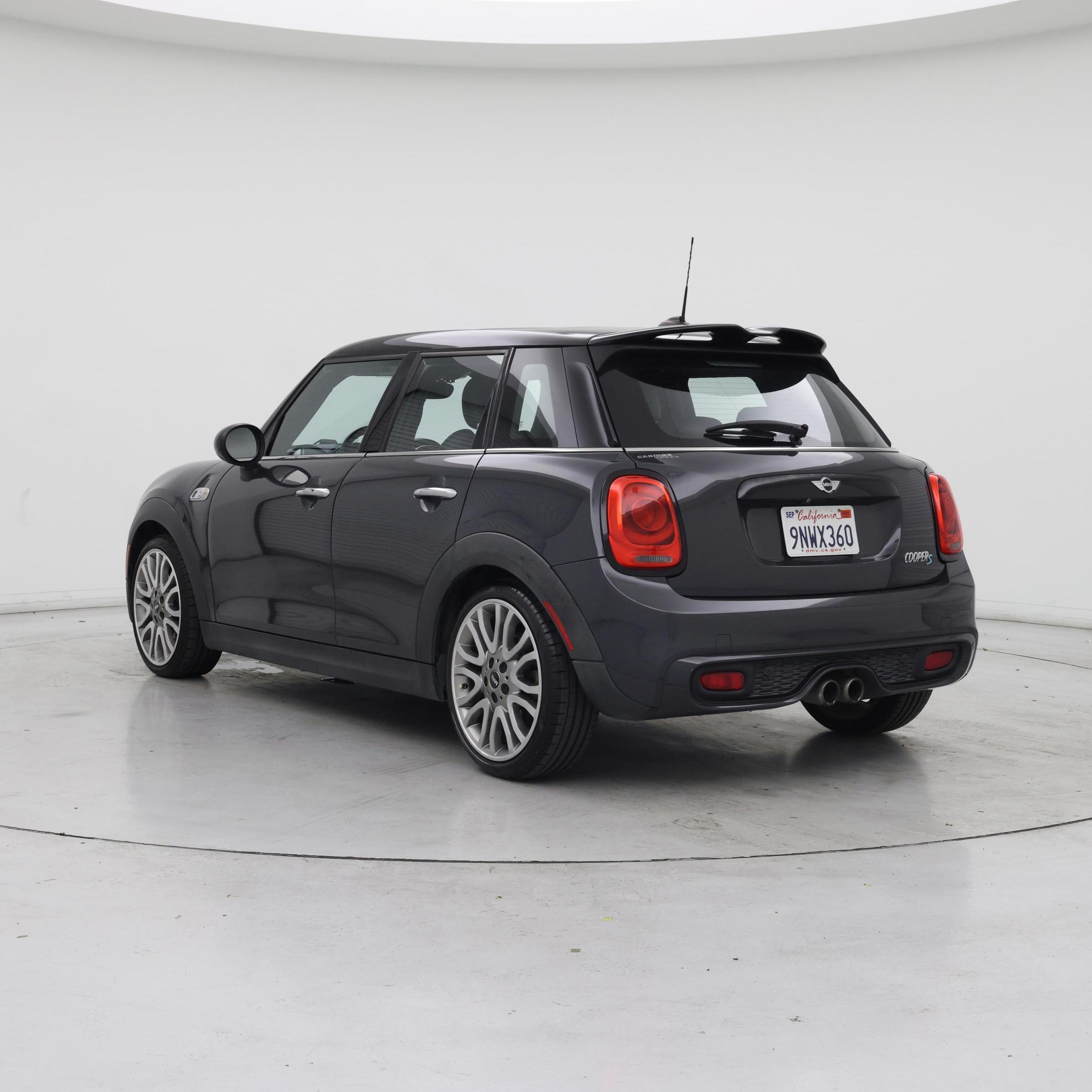 Thumbnail: 2016 MINI Cooper Hardtop - 2
