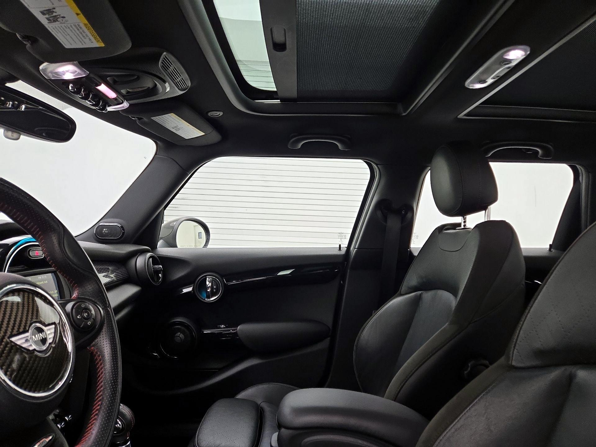 Thumbnail: 2016 MINI Cooper Hardtop - 19
