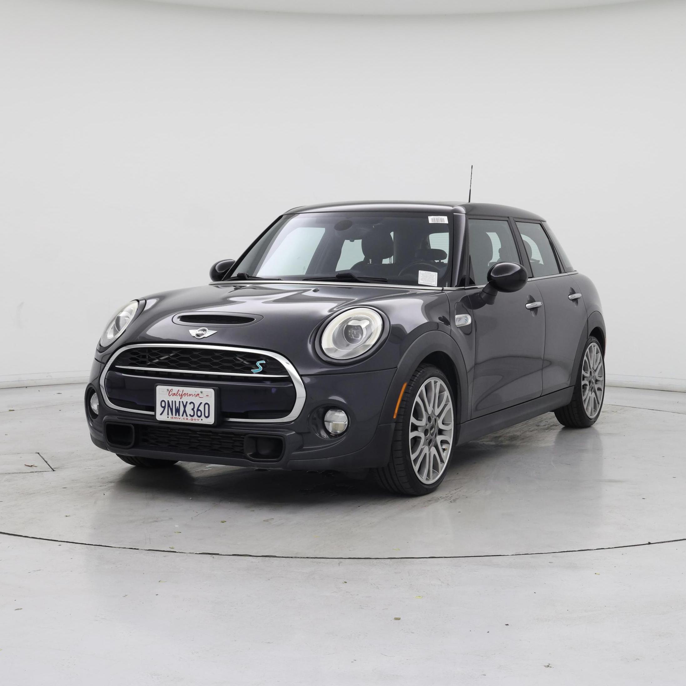Thumbnail: 2016 MINI Cooper Hardtop - 4