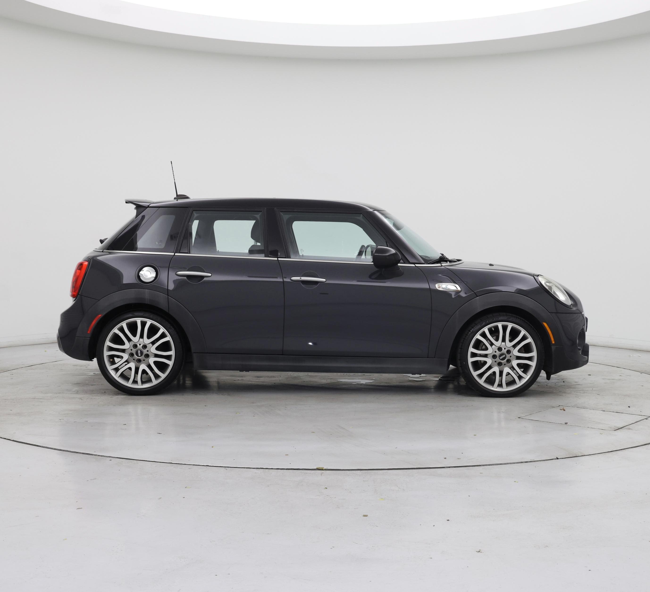 Thumbnail: 2016 MINI Cooper Hardtop - 7