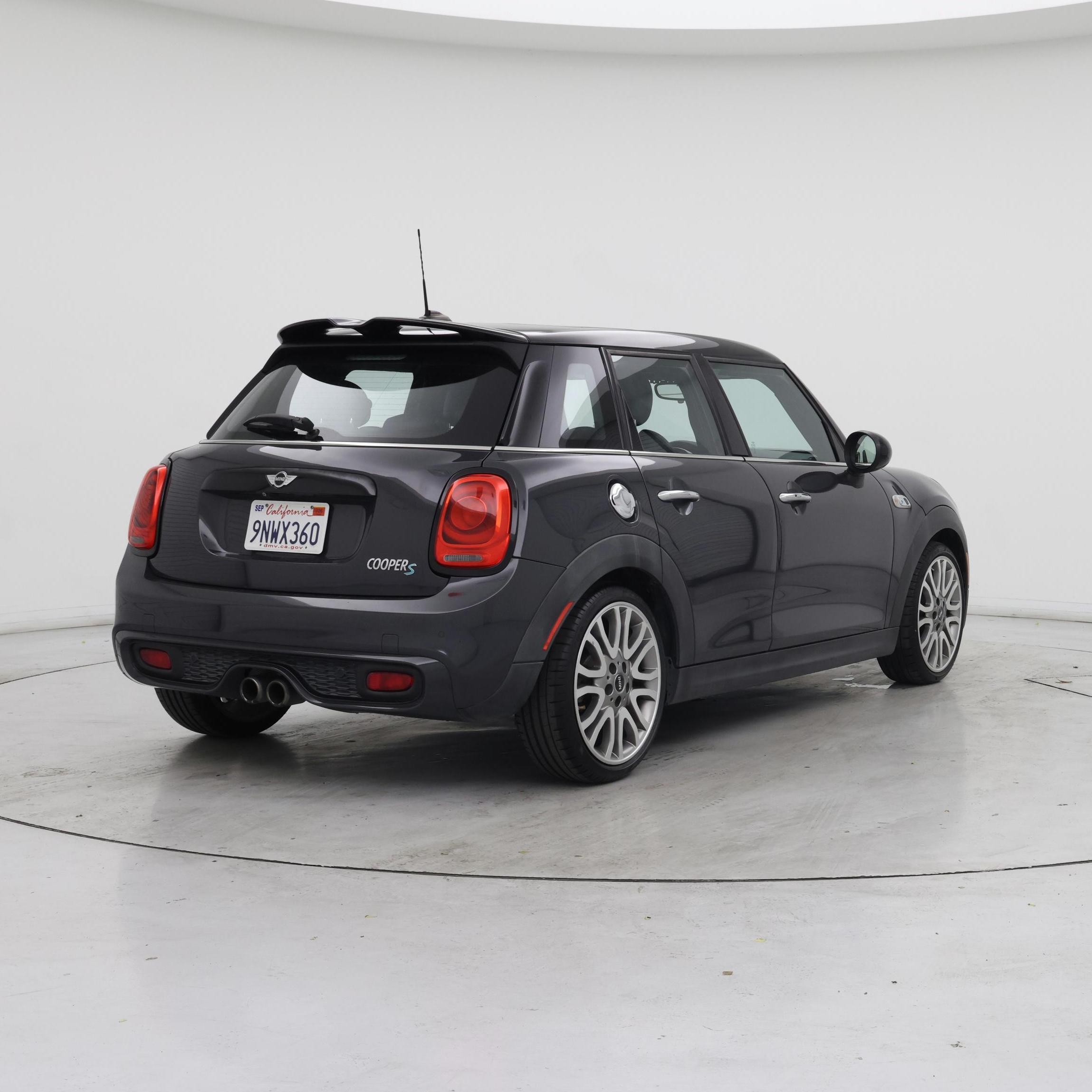 Thumbnail: 2016 MINI Cooper Hardtop - 8