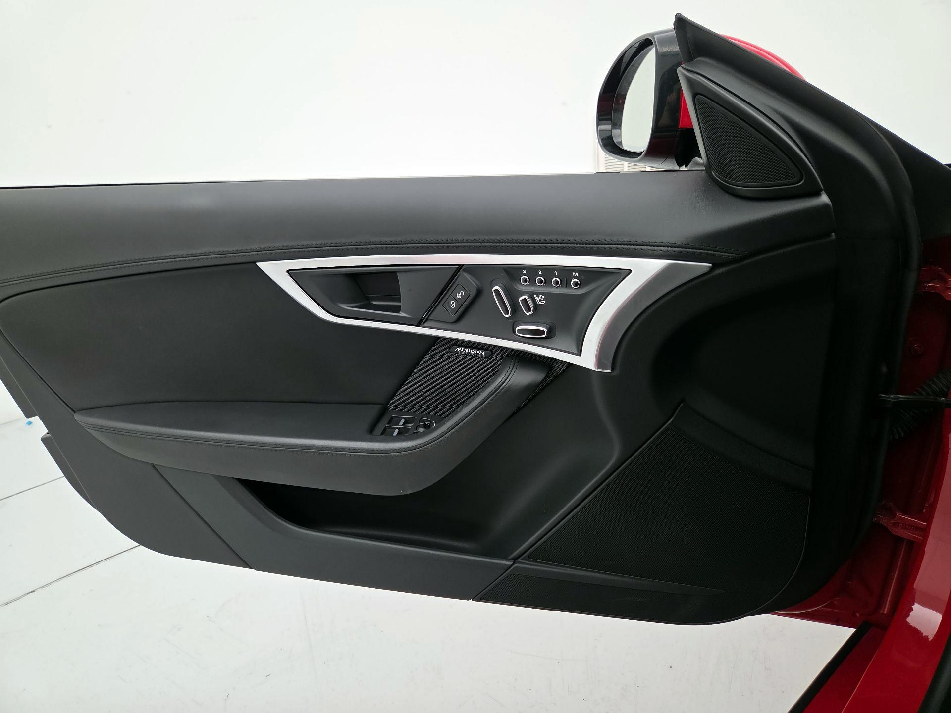 Thumbnail: 2018 Jaguar F-Type - 12