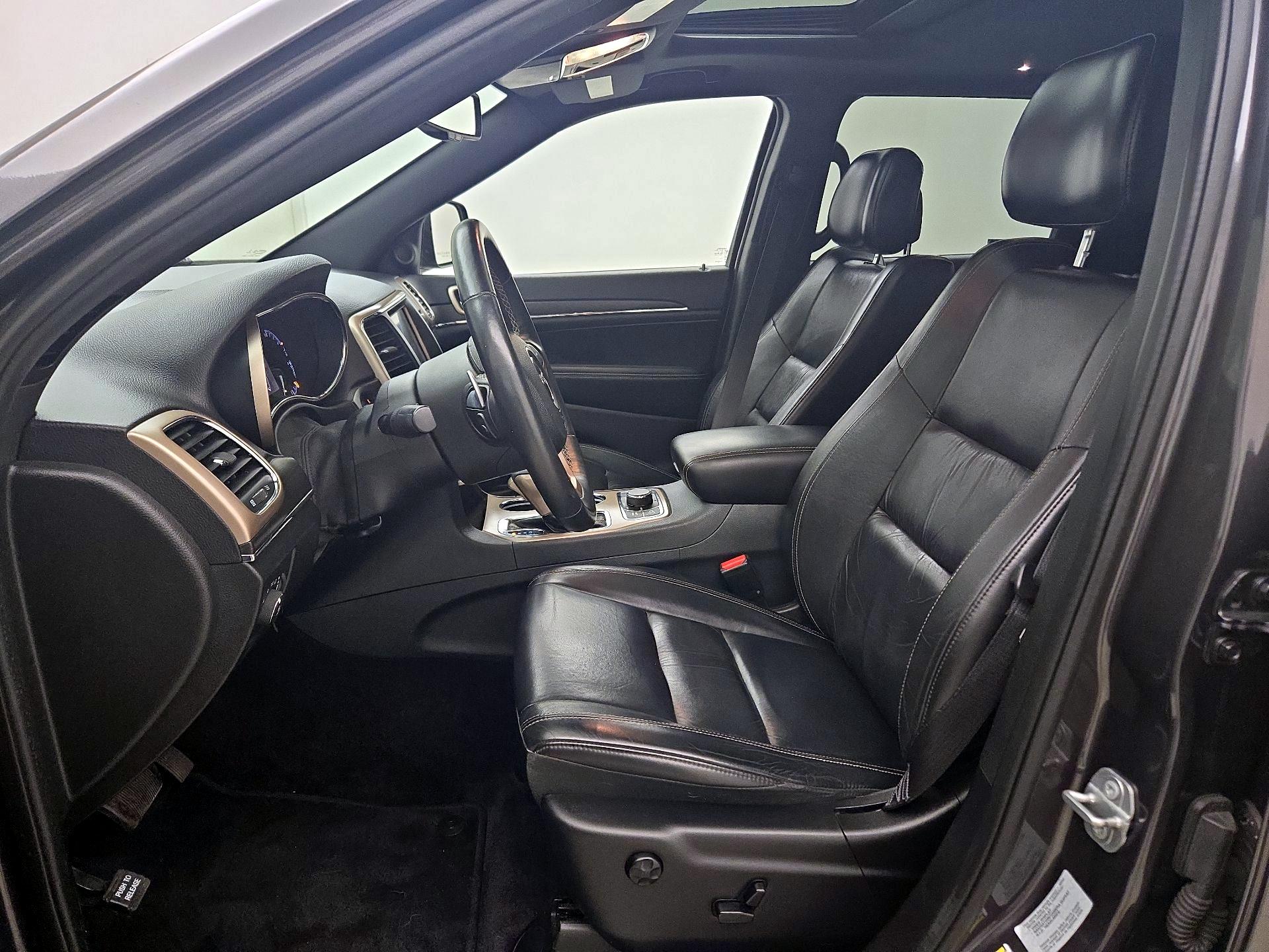 Thumbnail: 2016 Jeep Grand Cherokee - 11