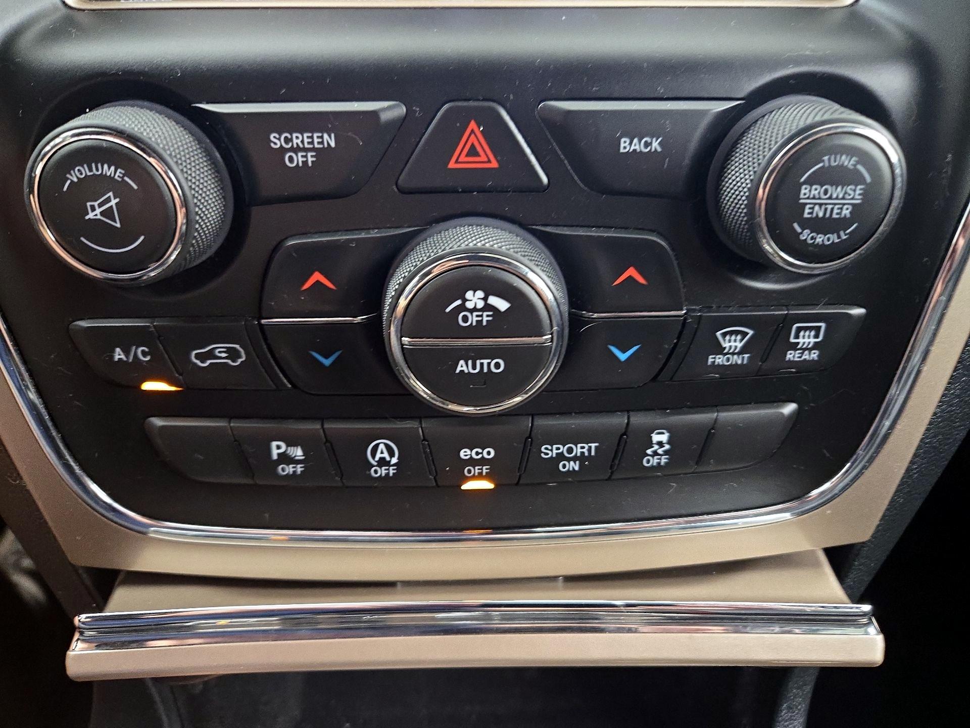 Thumbnail: 2016 Jeep Grand Cherokee - 17