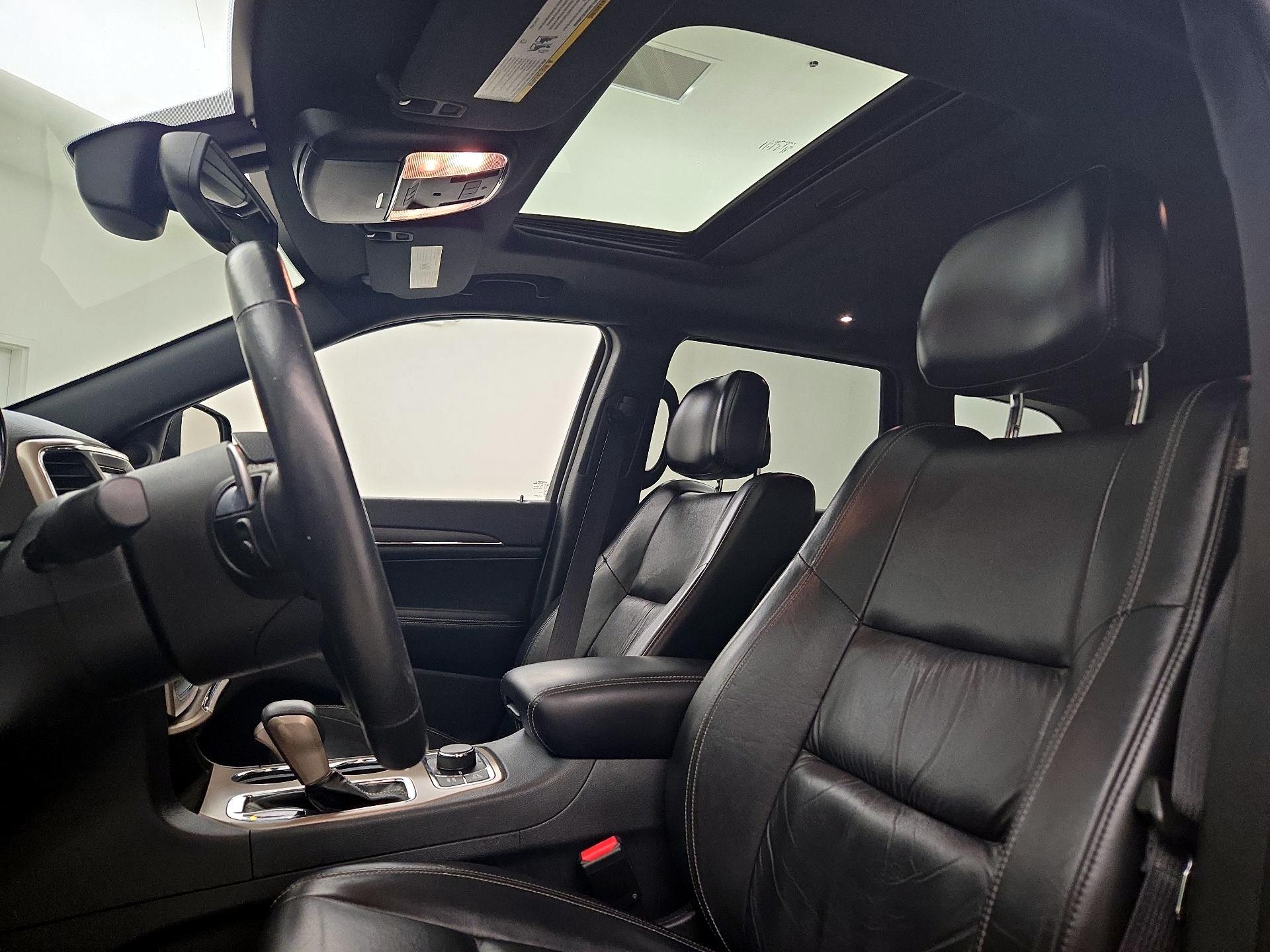 Thumbnail: 2016 Jeep Grand Cherokee - 20