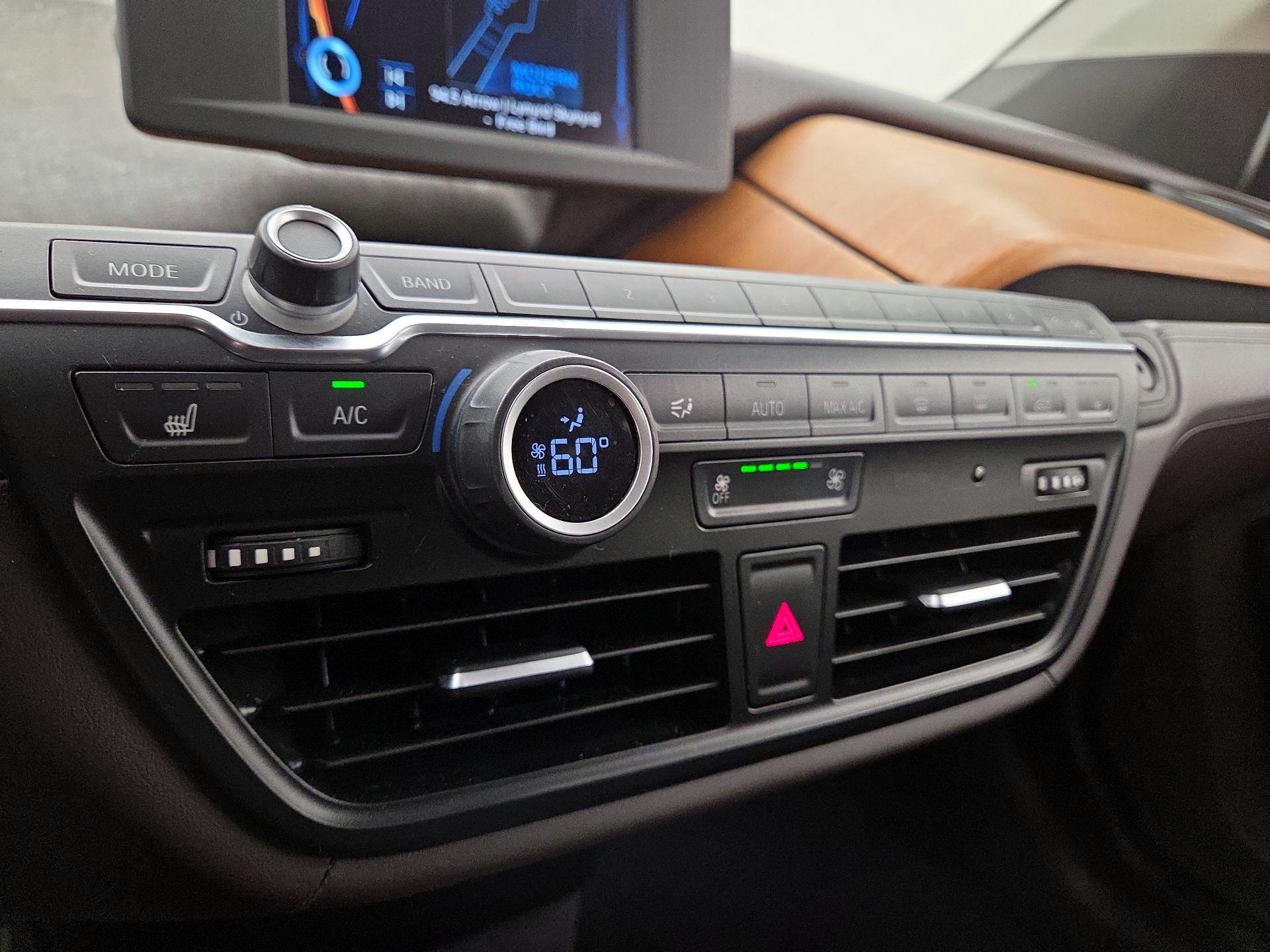 Thumbnail: 2016 BMW i3 - 17